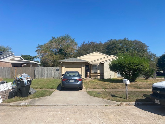 24202 Four Sixes Lane Property Photo 1