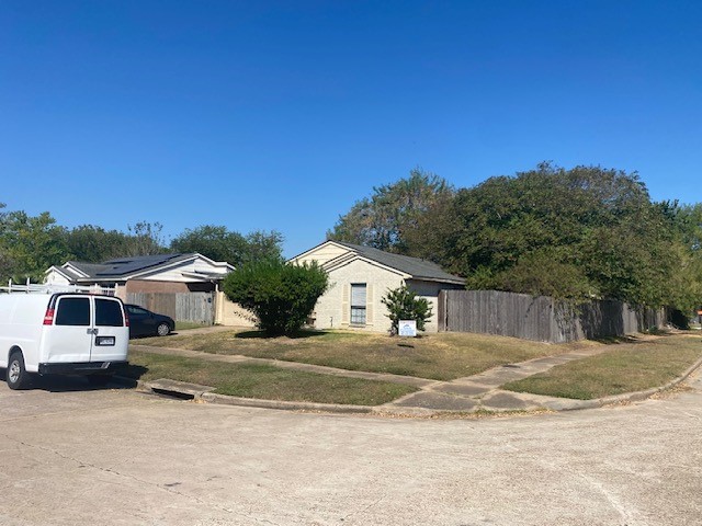 24202 Four Sixes Lane Property Photo 2