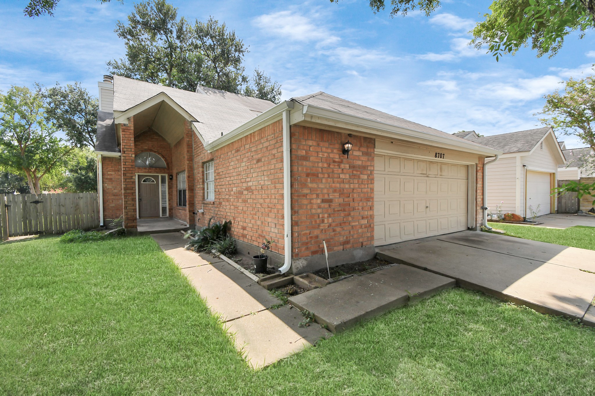 8707 Kalewood Drive Property Photo 1