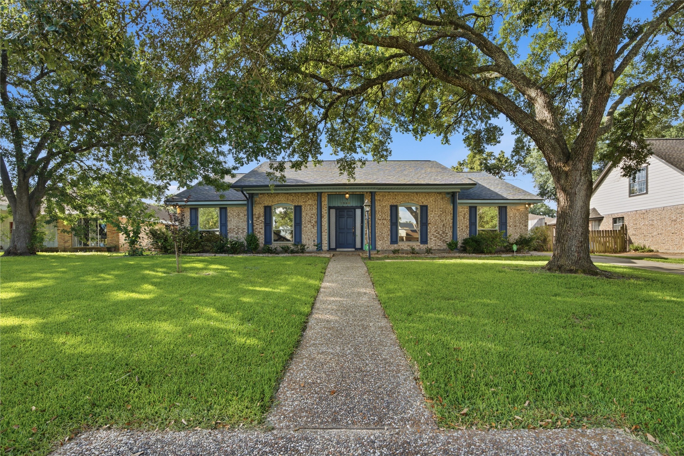 1909 Rampart Street Property Photo 2