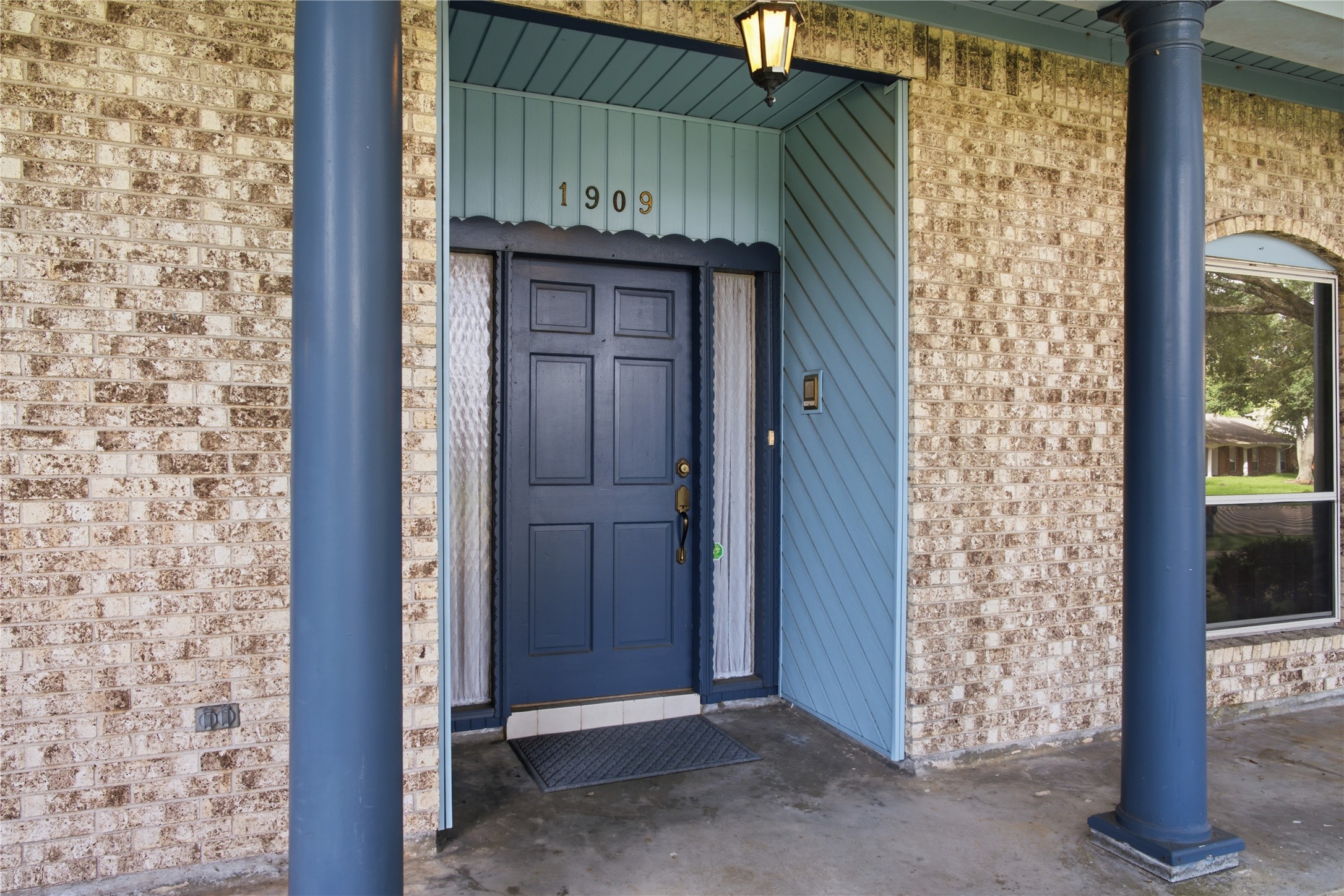 1909 Rampart Street Property Photo 5