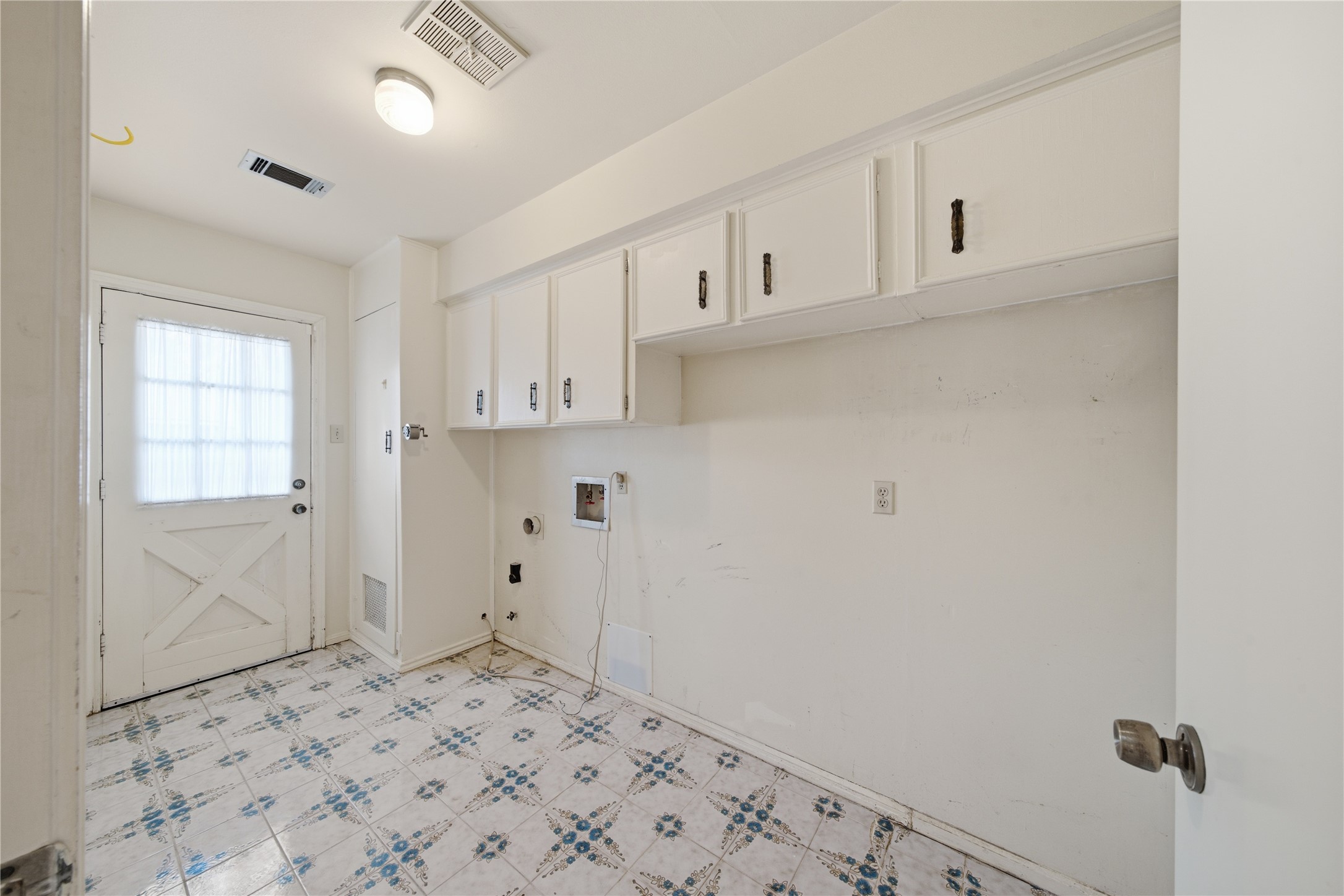 1909 Rampart Street Property Photo 16