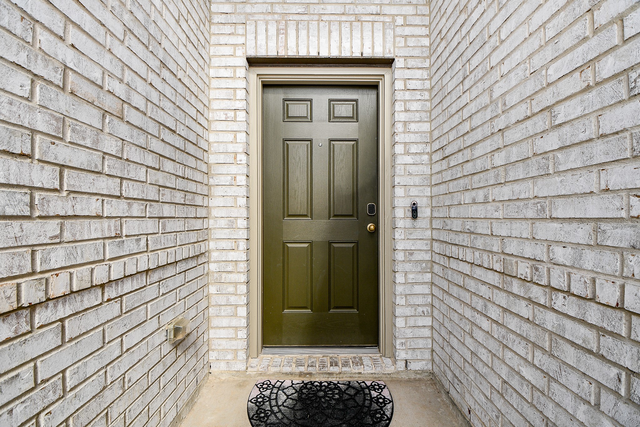 2114 Bronze Bay Drive Property Photo 3
