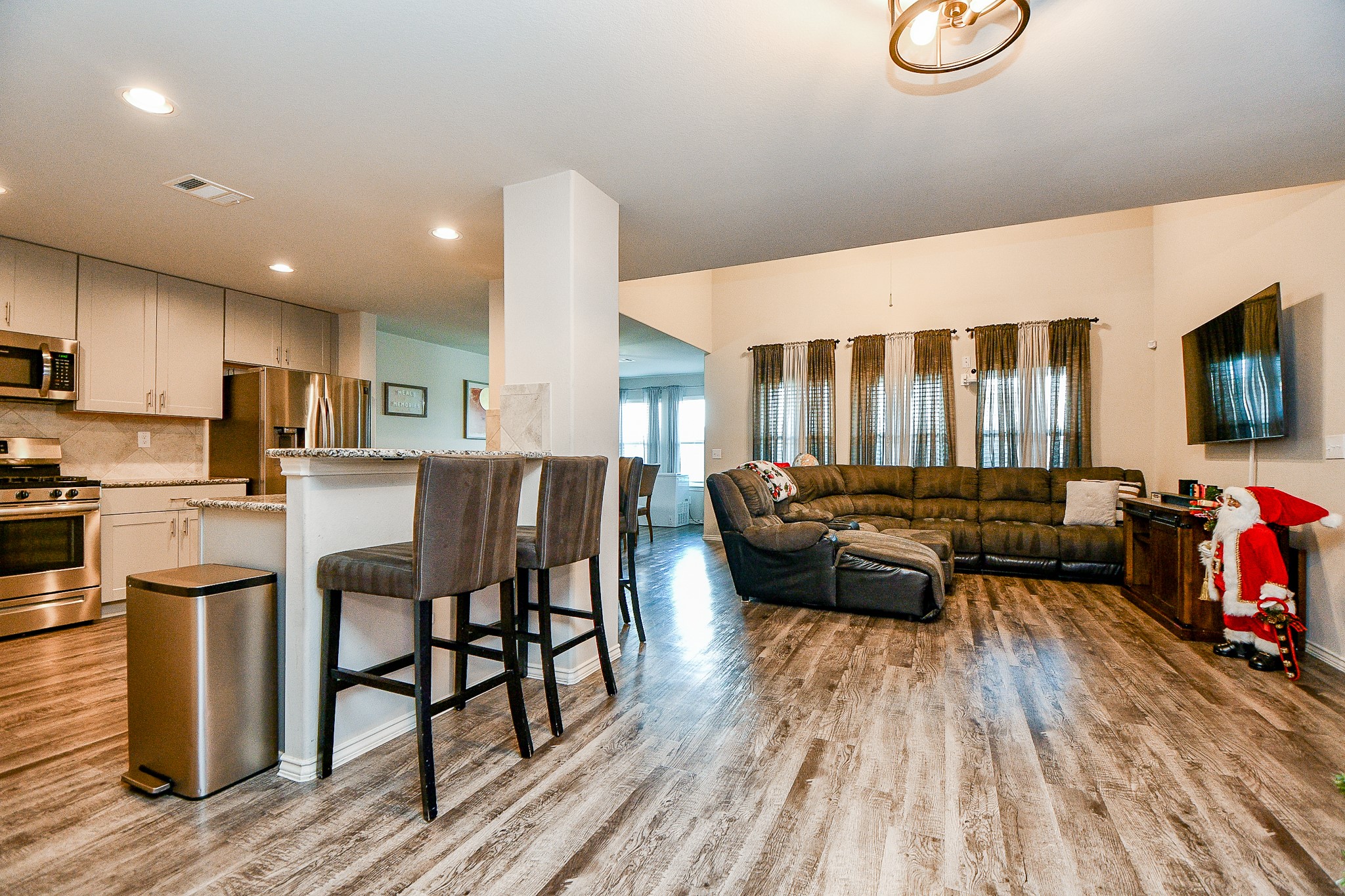 2114 Bronze Bay Drive Property Photo 6