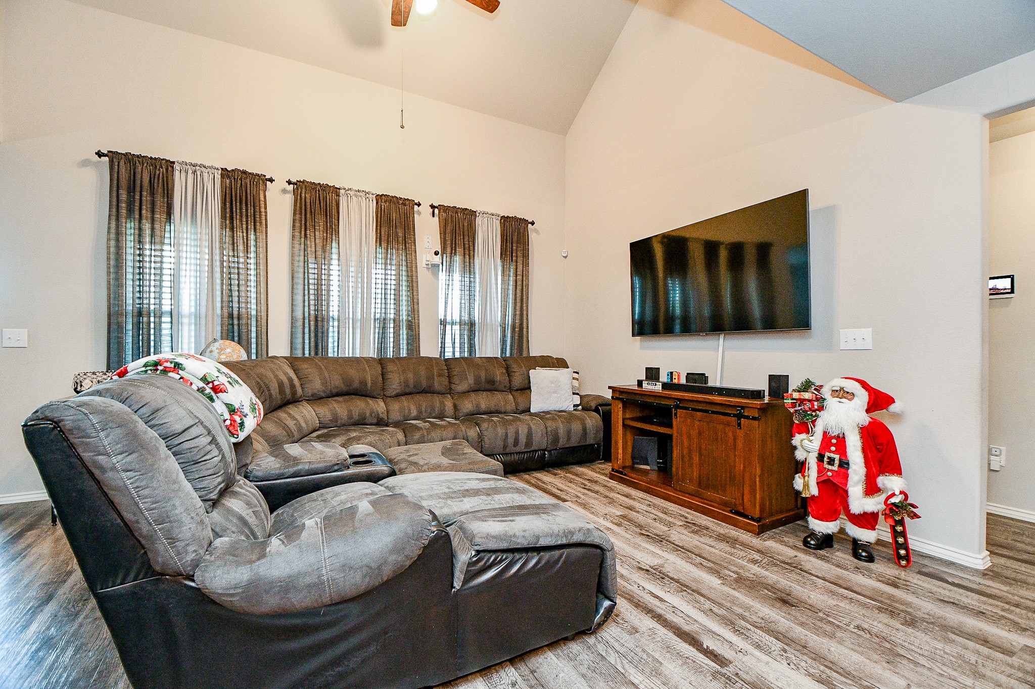 2114 Bronze Bay Drive Property Photo 7