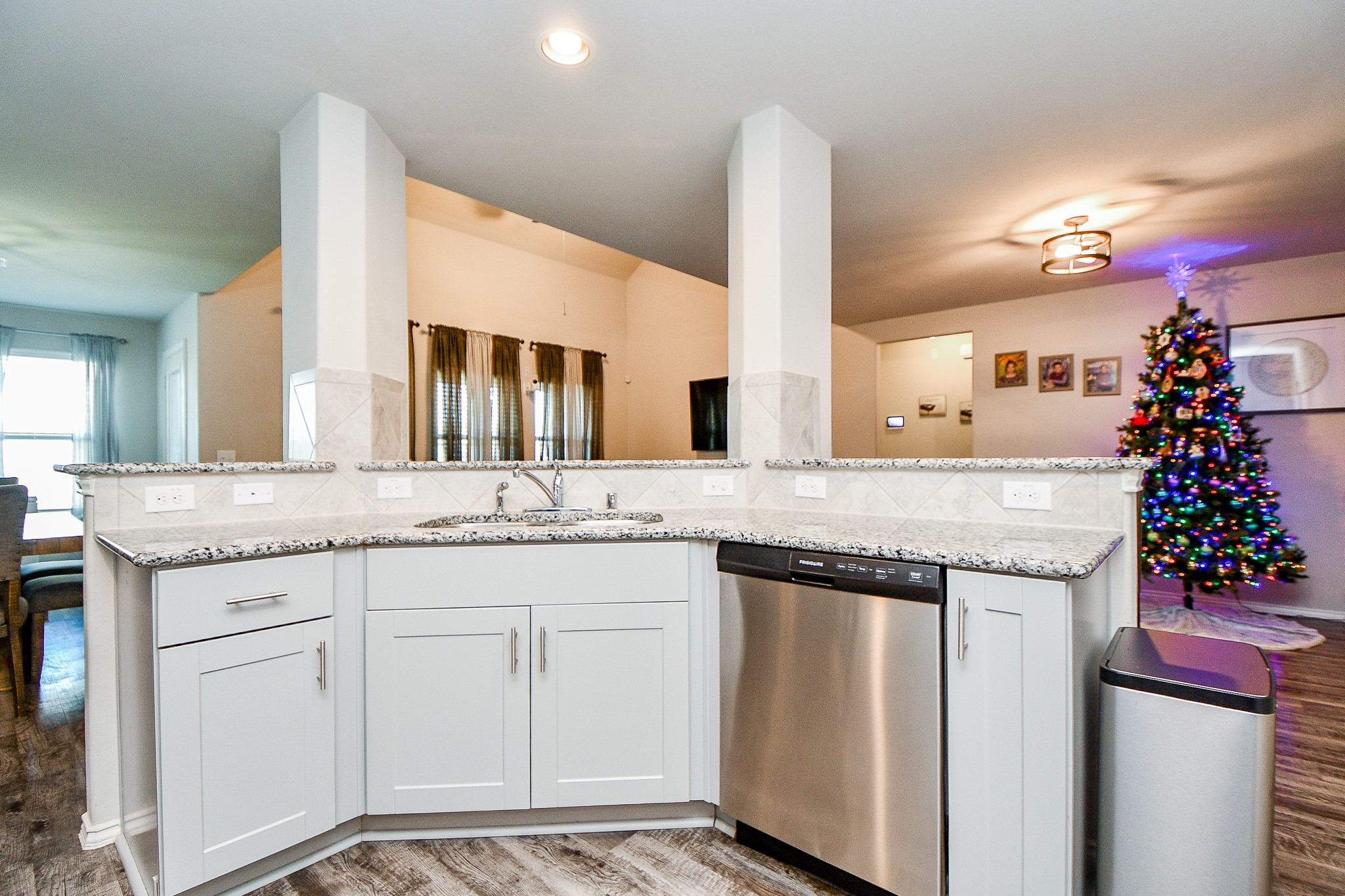 2114 Bronze Bay Drive Property Photo 13