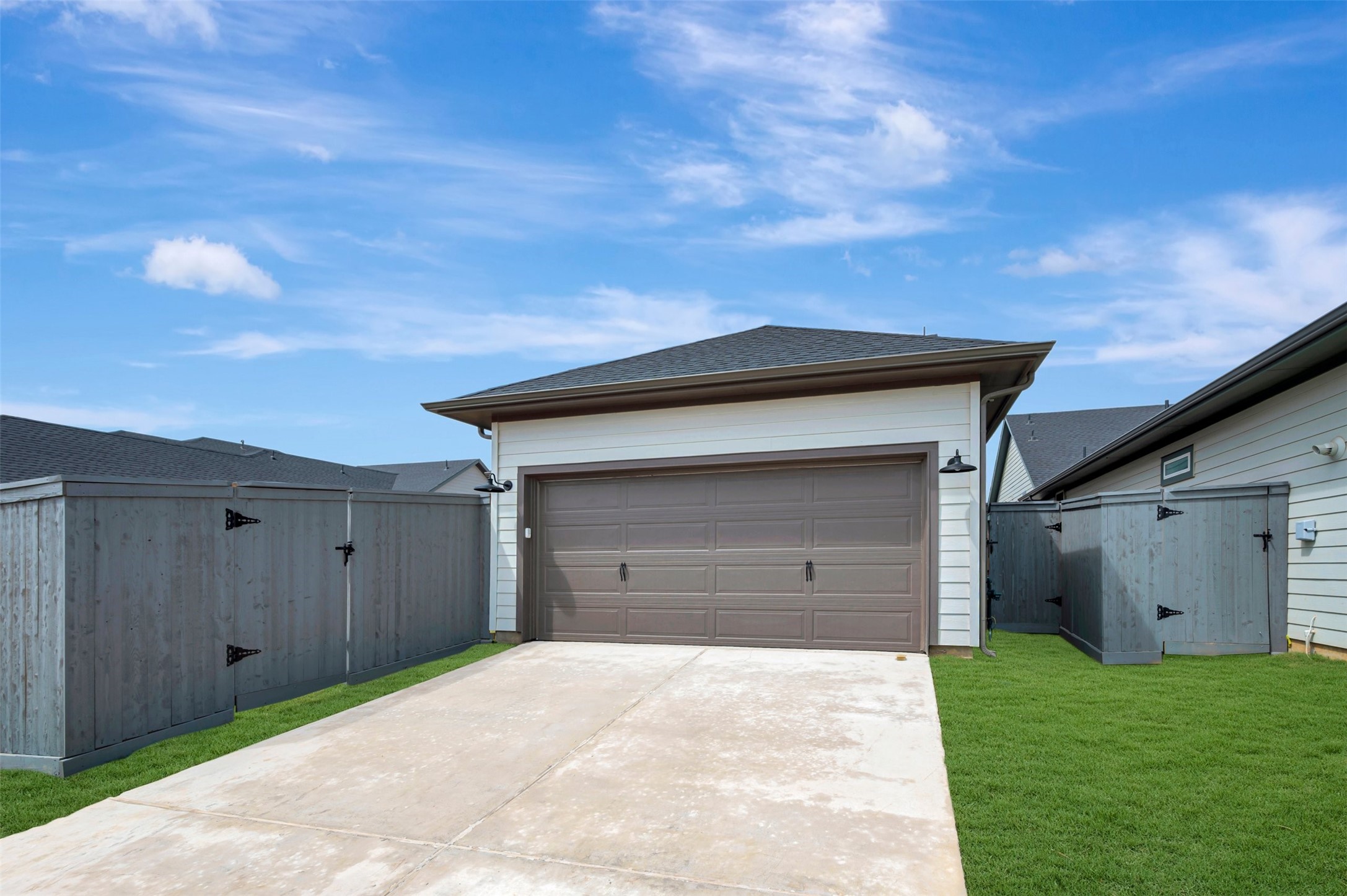 16730 Vibrant Avenue Property Photo 6