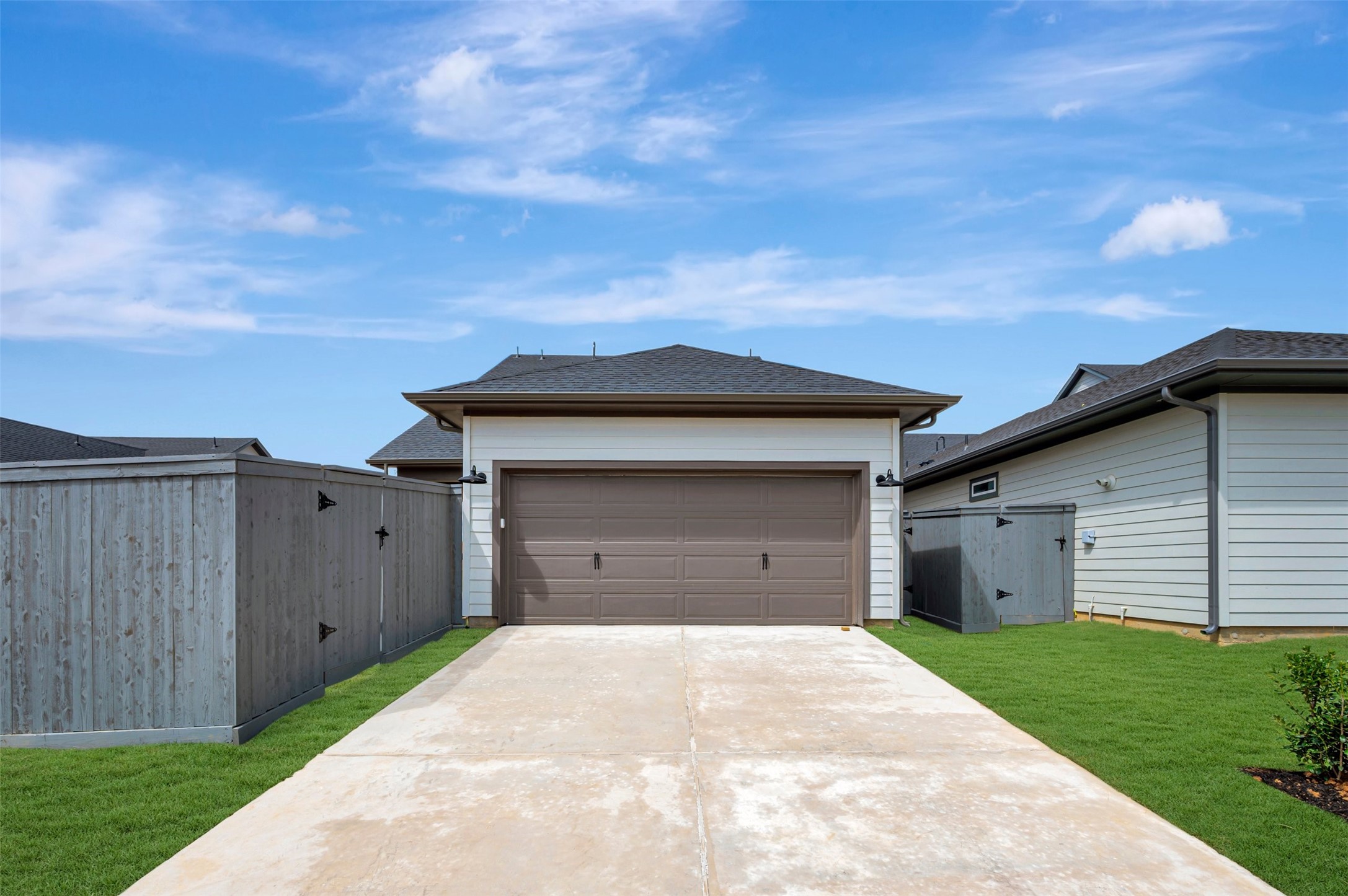 16730 Vibrant Avenue Property Photo 7