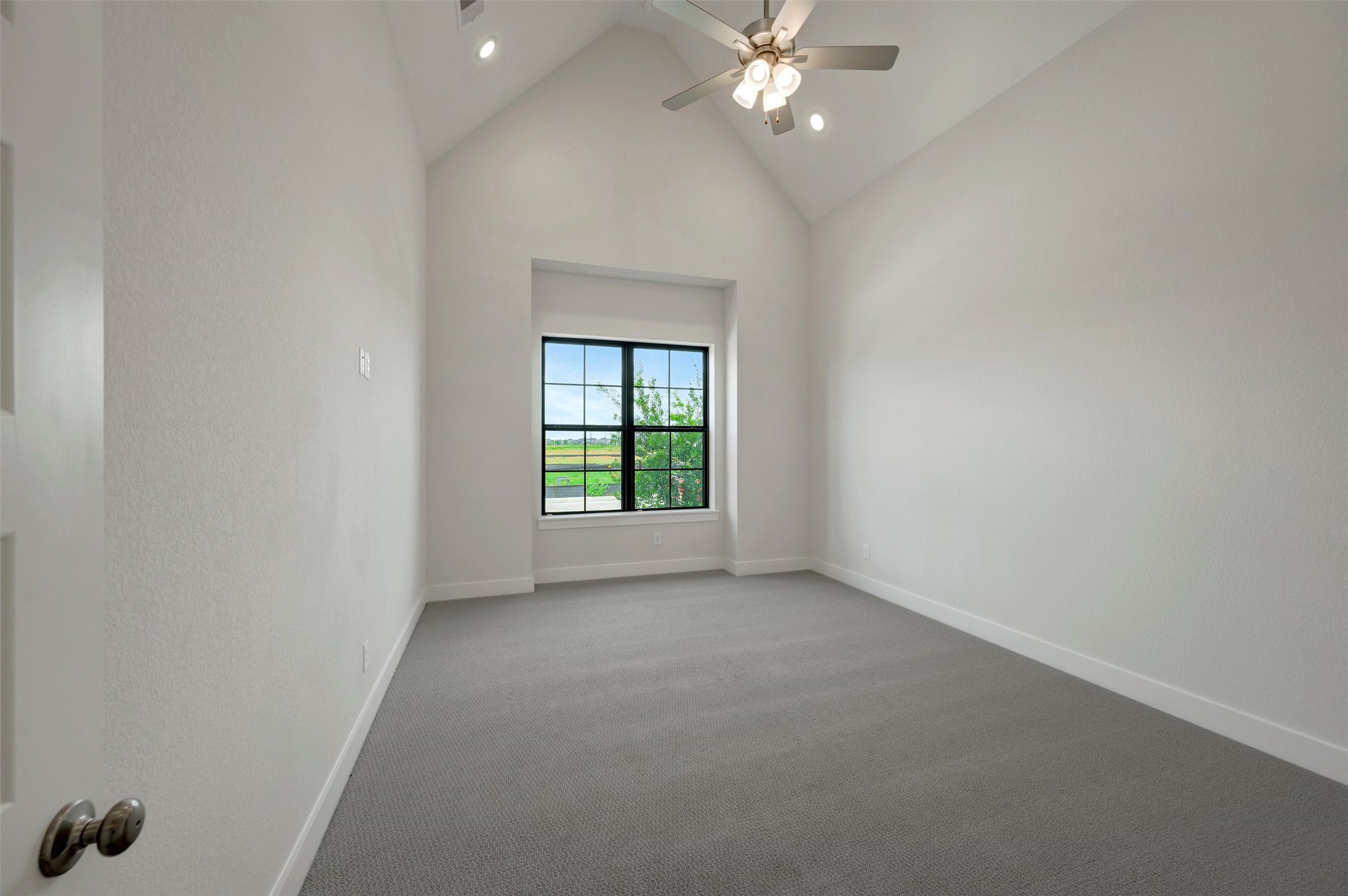 16730 Vibrant Avenue Property Photo 17