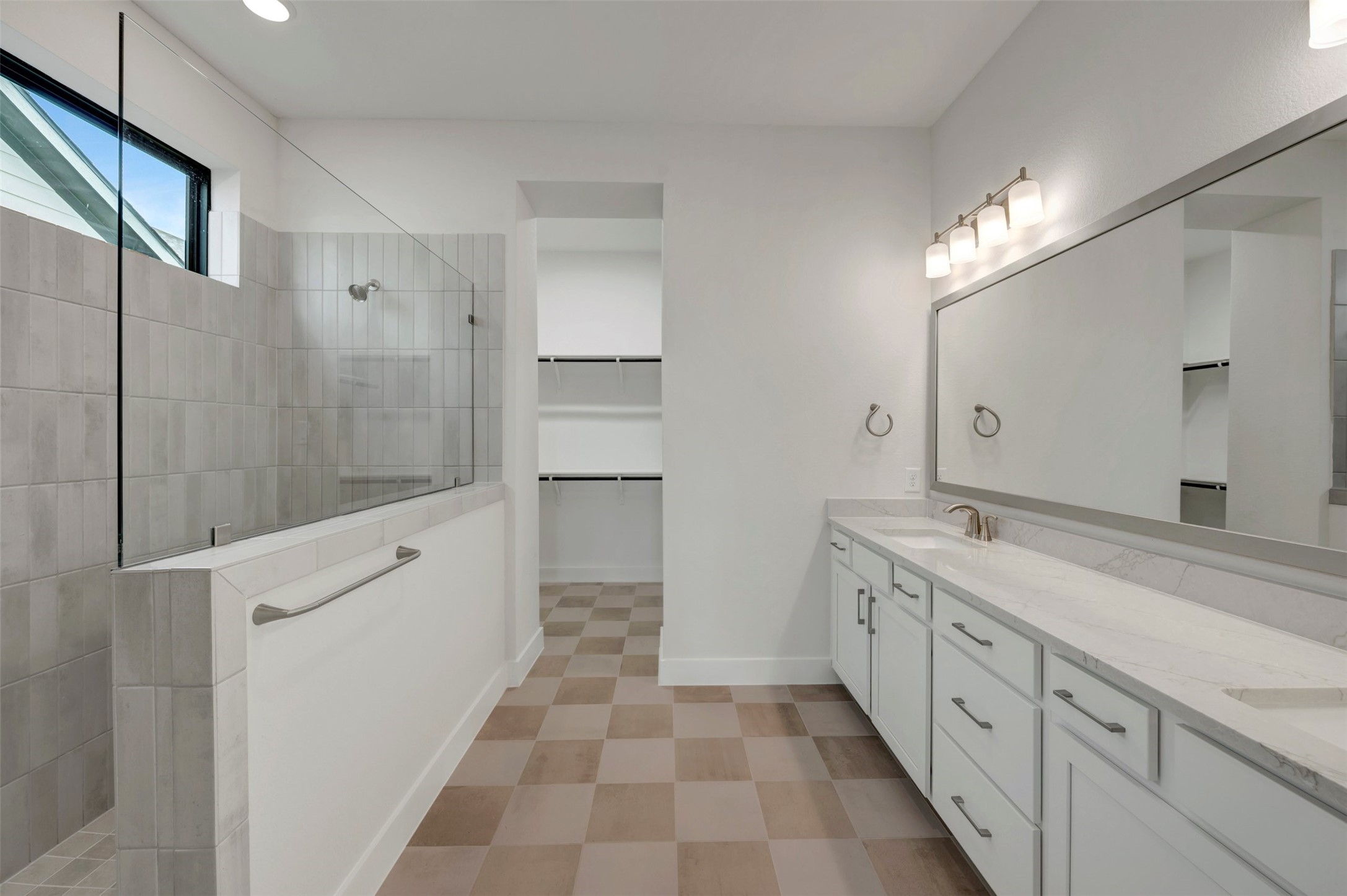 16730 Vibrant Avenue Property Photo 20