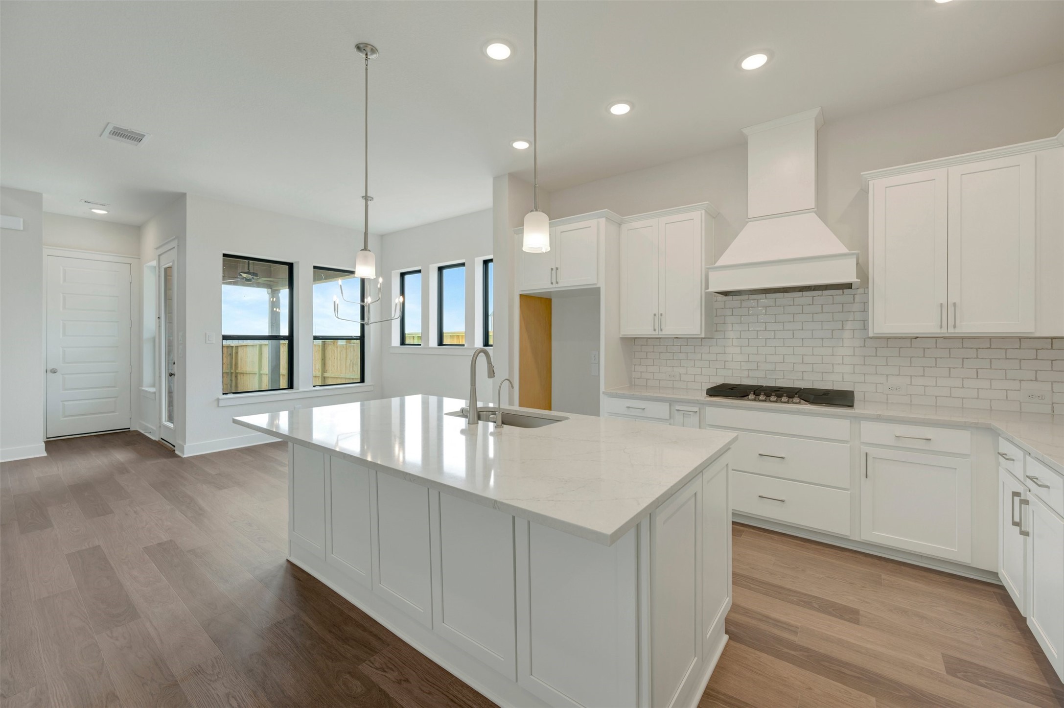 16730 Vibrant Avenue Property Photo 26