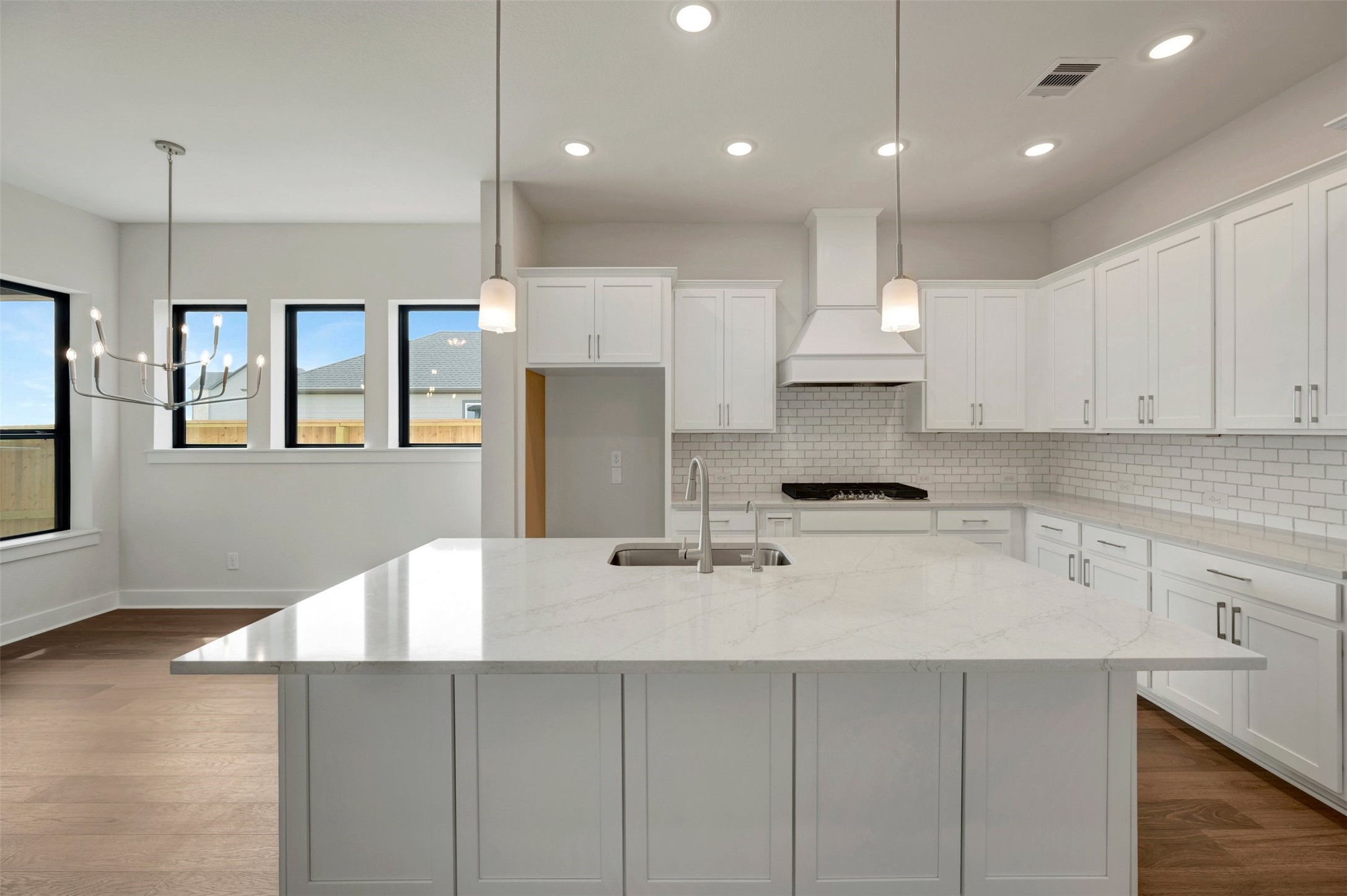 16730 Vibrant Avenue Property Photo 31