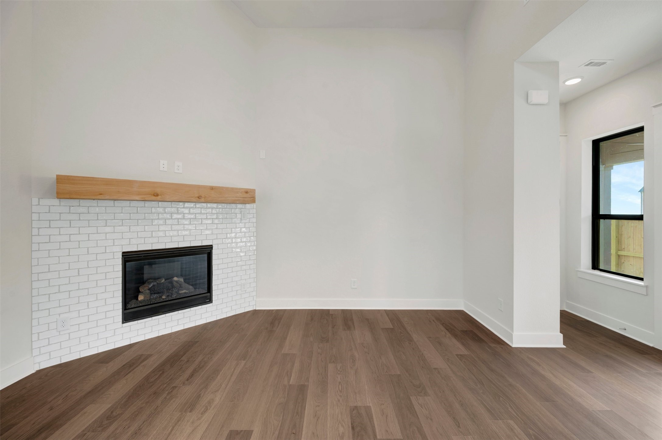 16730 Vibrant Avenue Property Photo 37