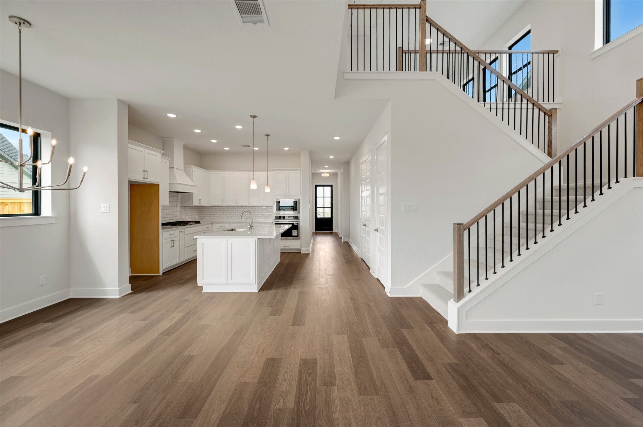 16730 Vibrant Avenue Property Photo 39
