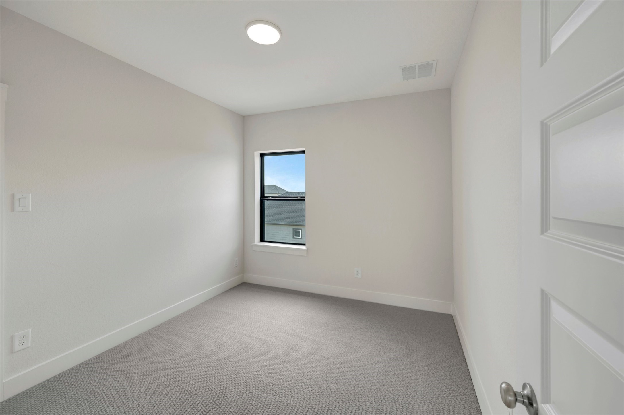 16730 Vibrant Avenue Property Photo 42