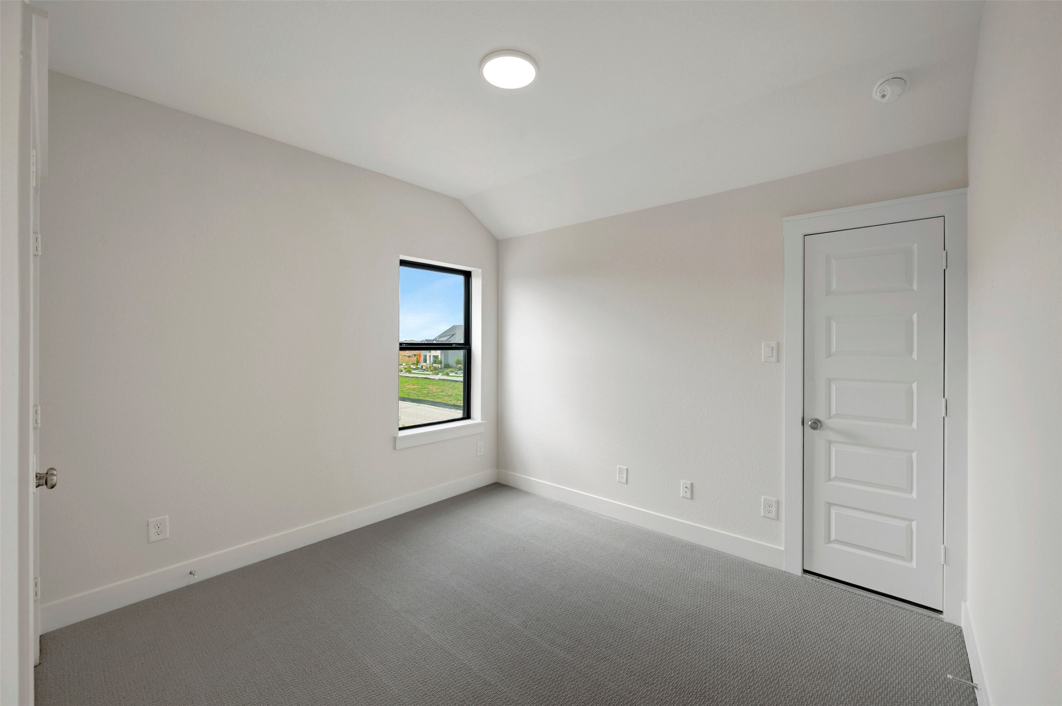 16730 Vibrant Avenue Property Photo 43