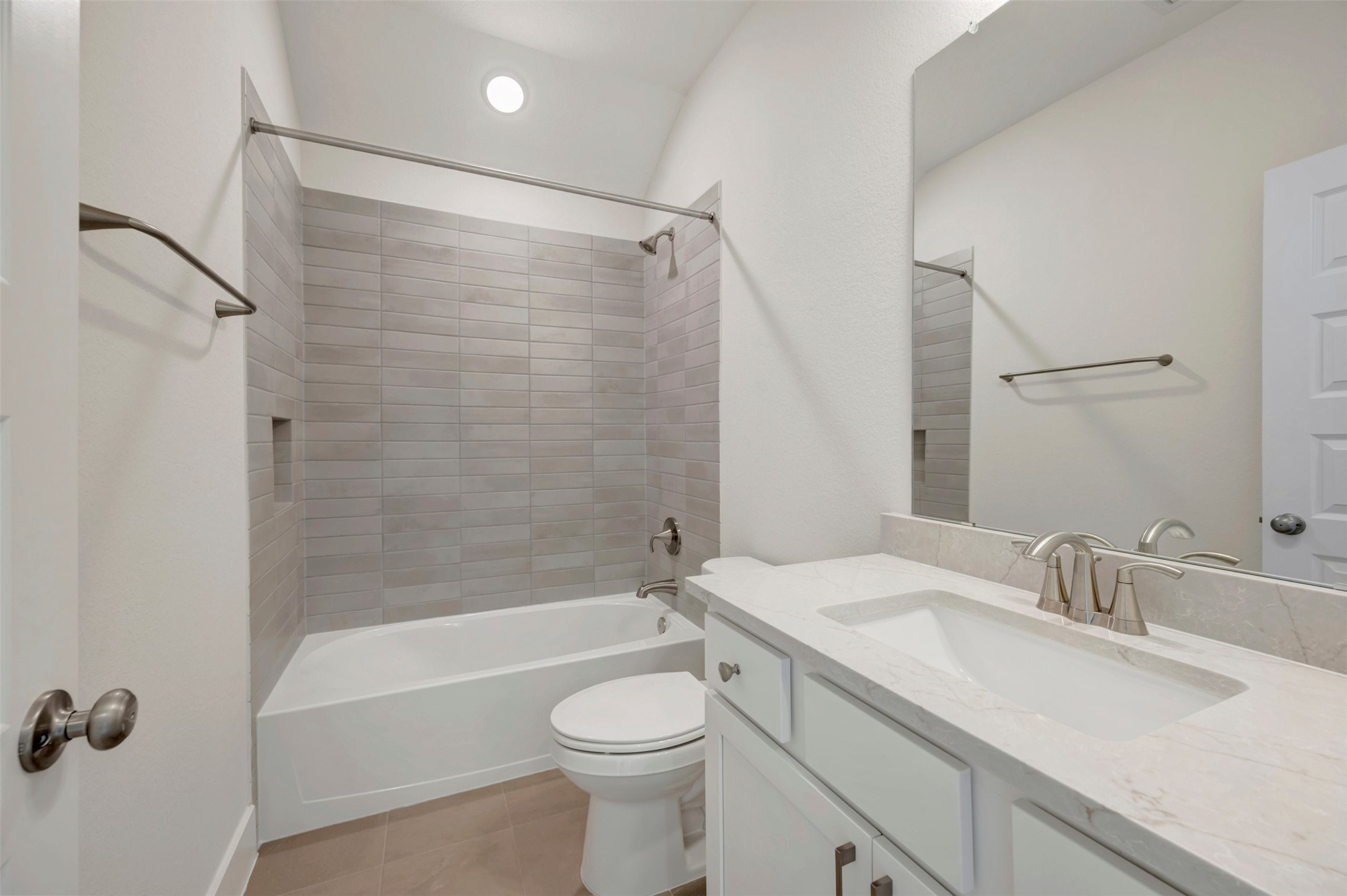 16730 Vibrant Avenue Property Photo 45