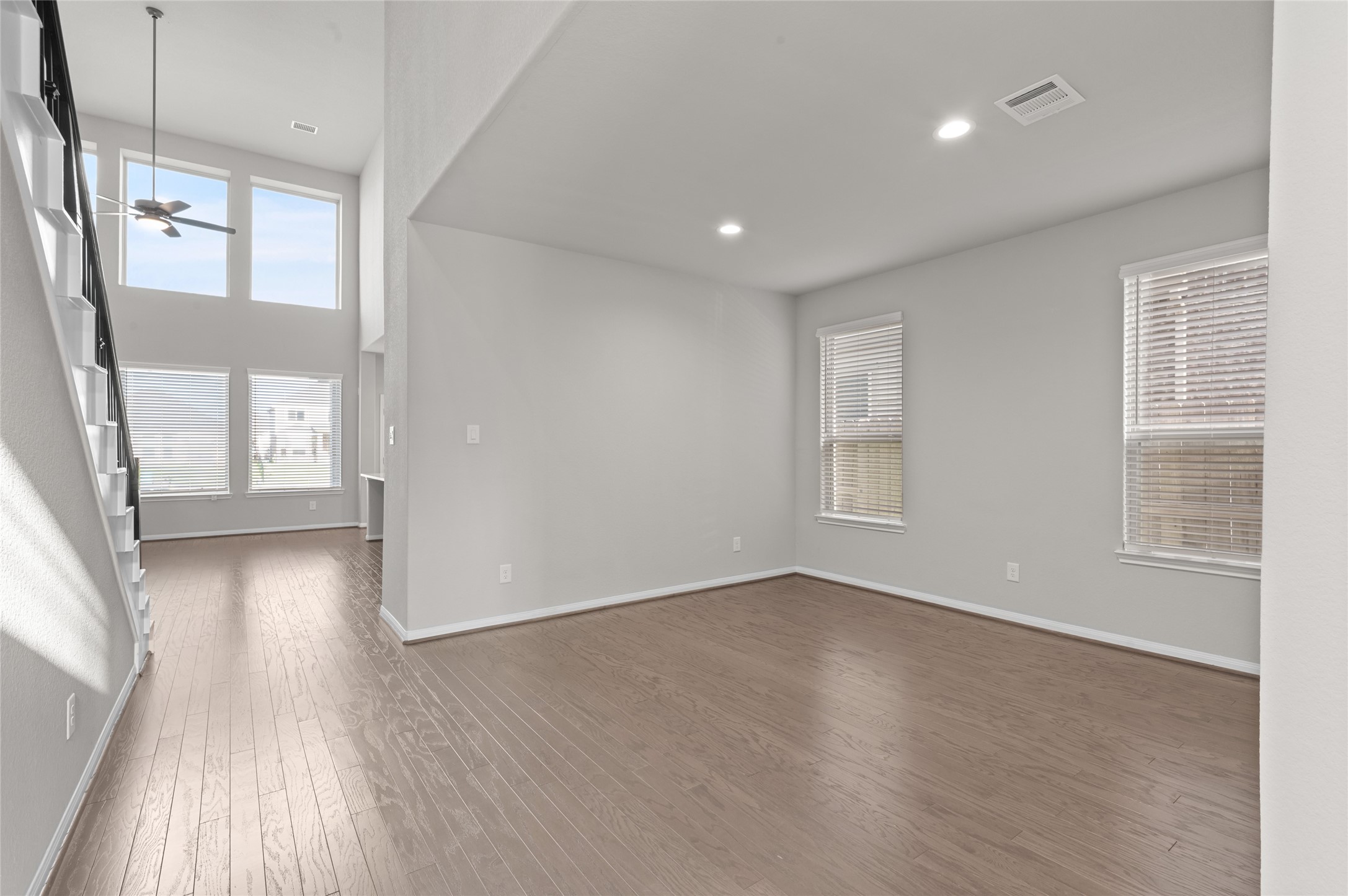 29650 Kynndal Shore Drive Property Photo 3