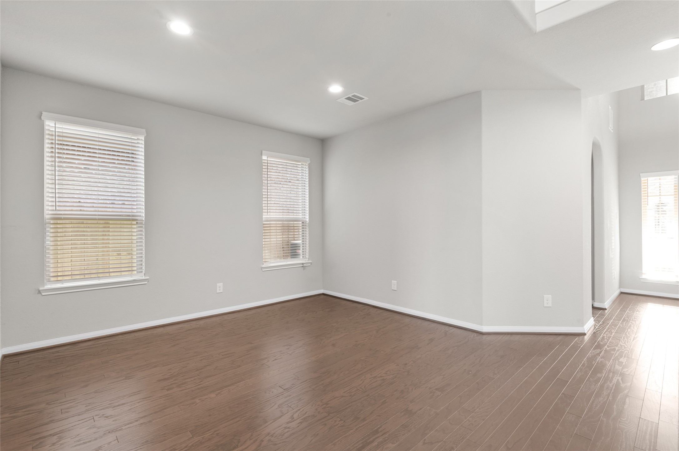 29650 Kynndal Shore Drive Property Photo 4