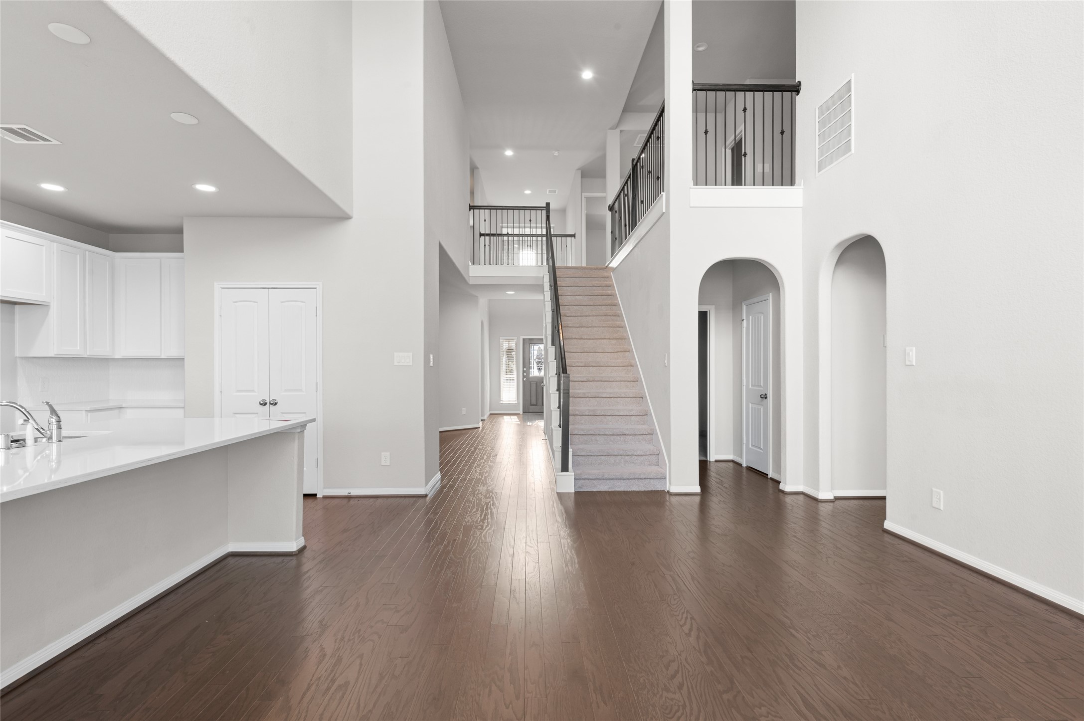 29650 Kynndal Shore Drive Property Photo 5