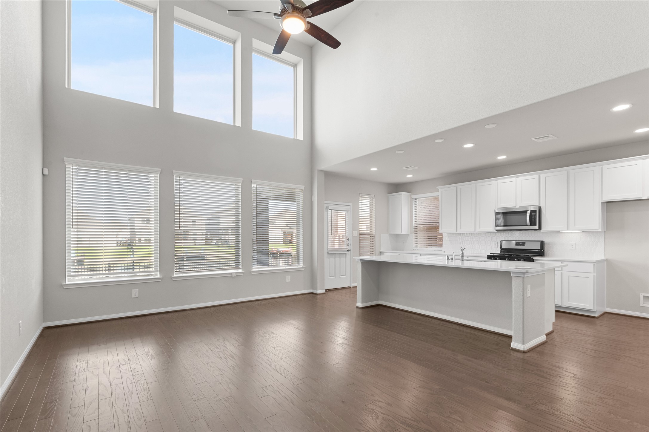 29650 Kynndal Shore Drive Property Photo 8