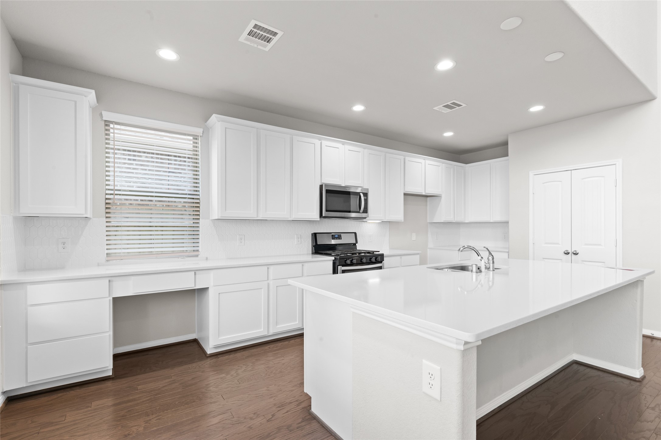 29650 Kynndal Shore Drive Property Photo 13