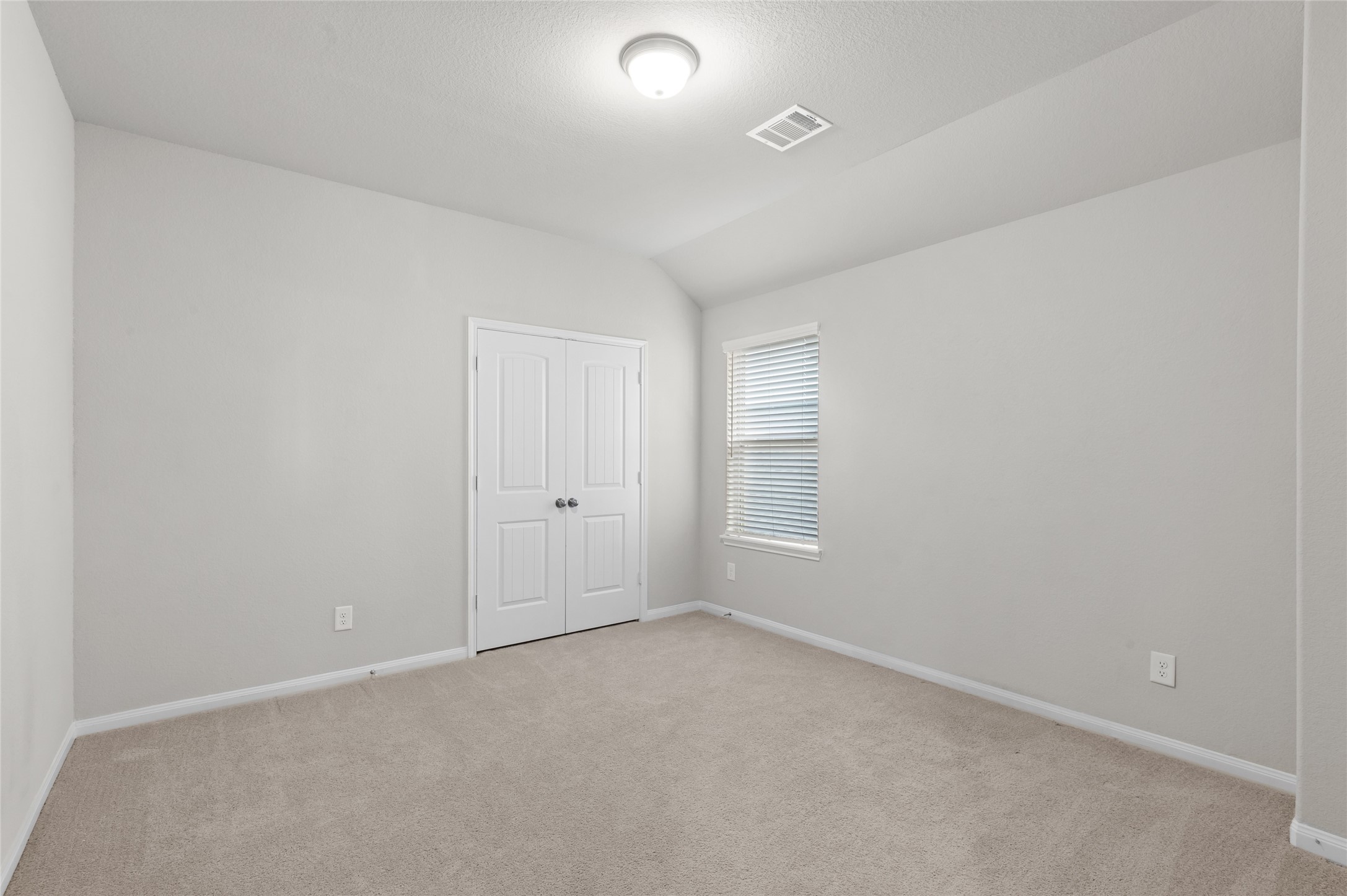 29650 Kynndal Shore Drive Property Photo 23