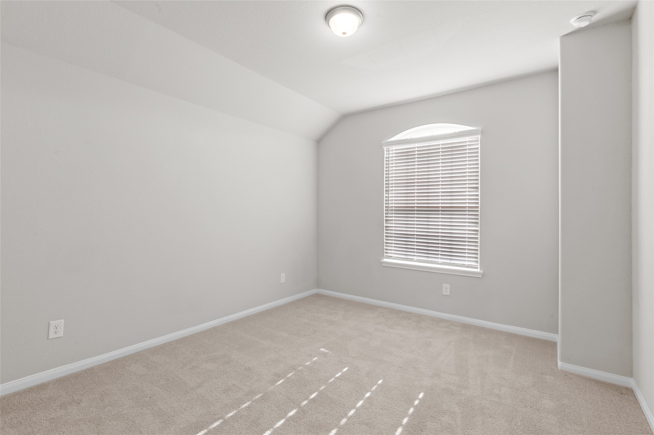29650 Kynndal Shore Drive Property Photo 24