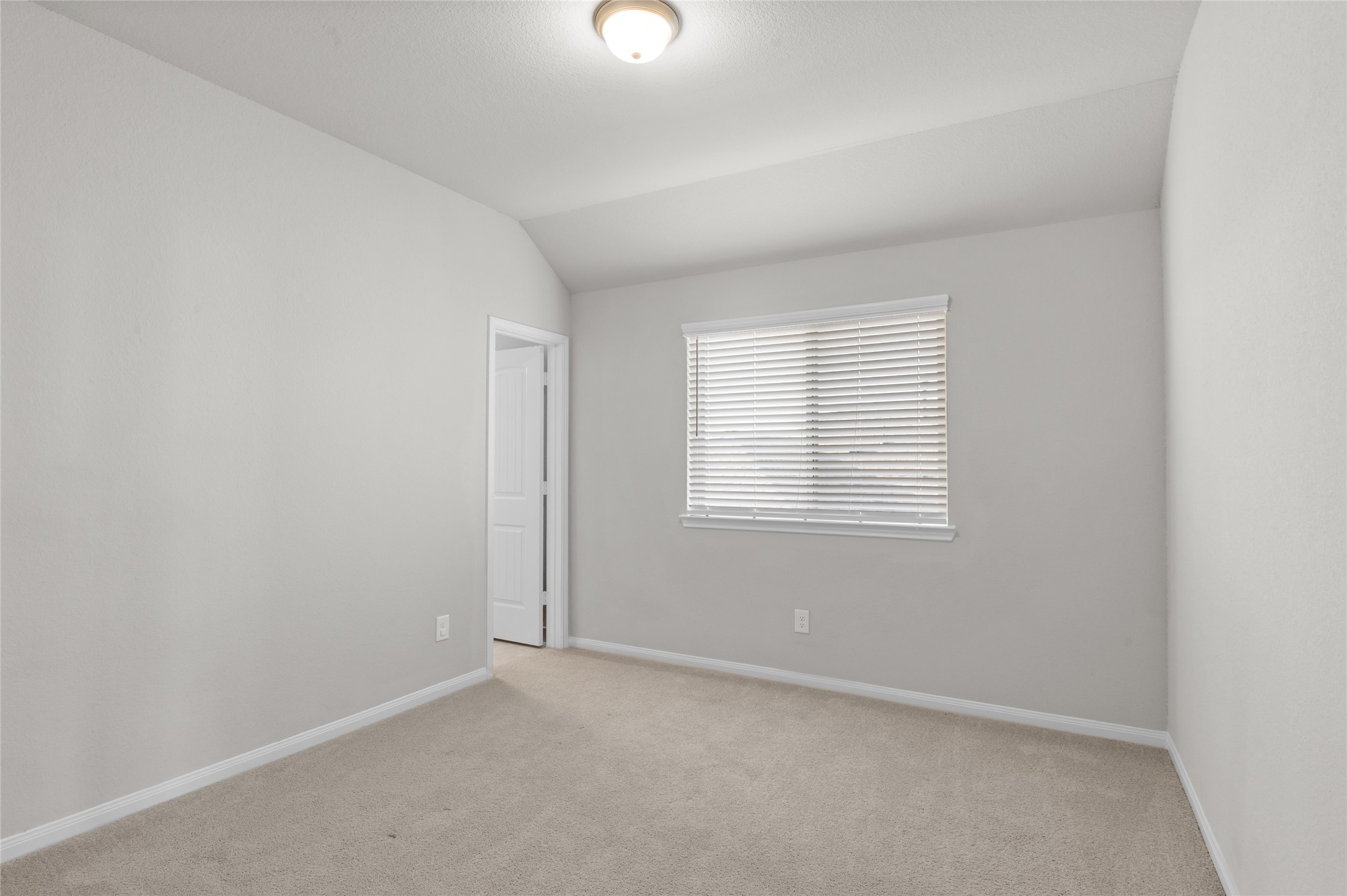 29650 Kynndal Shore Drive Property Photo 25