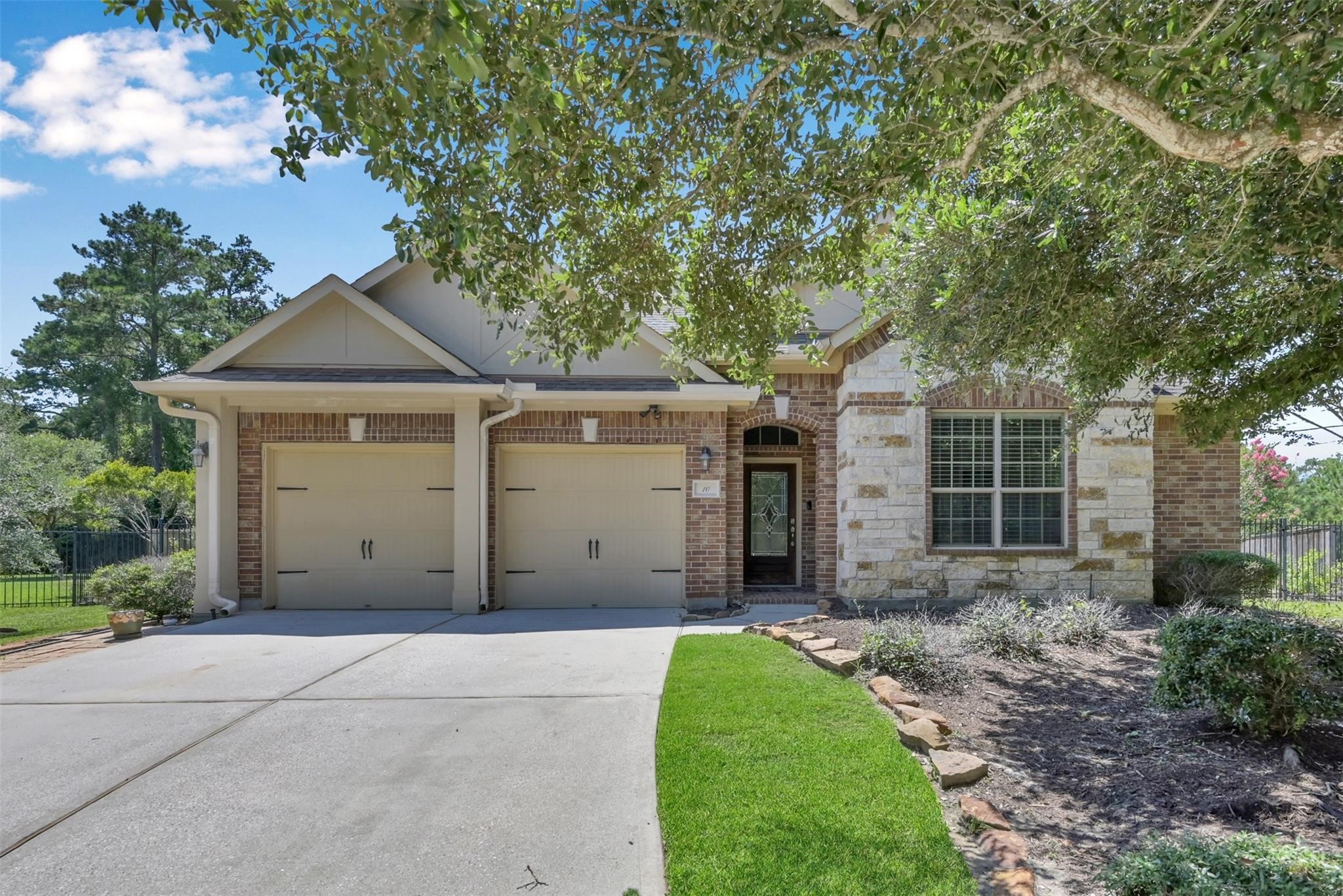 10 Windsinger Court Property Photo 2