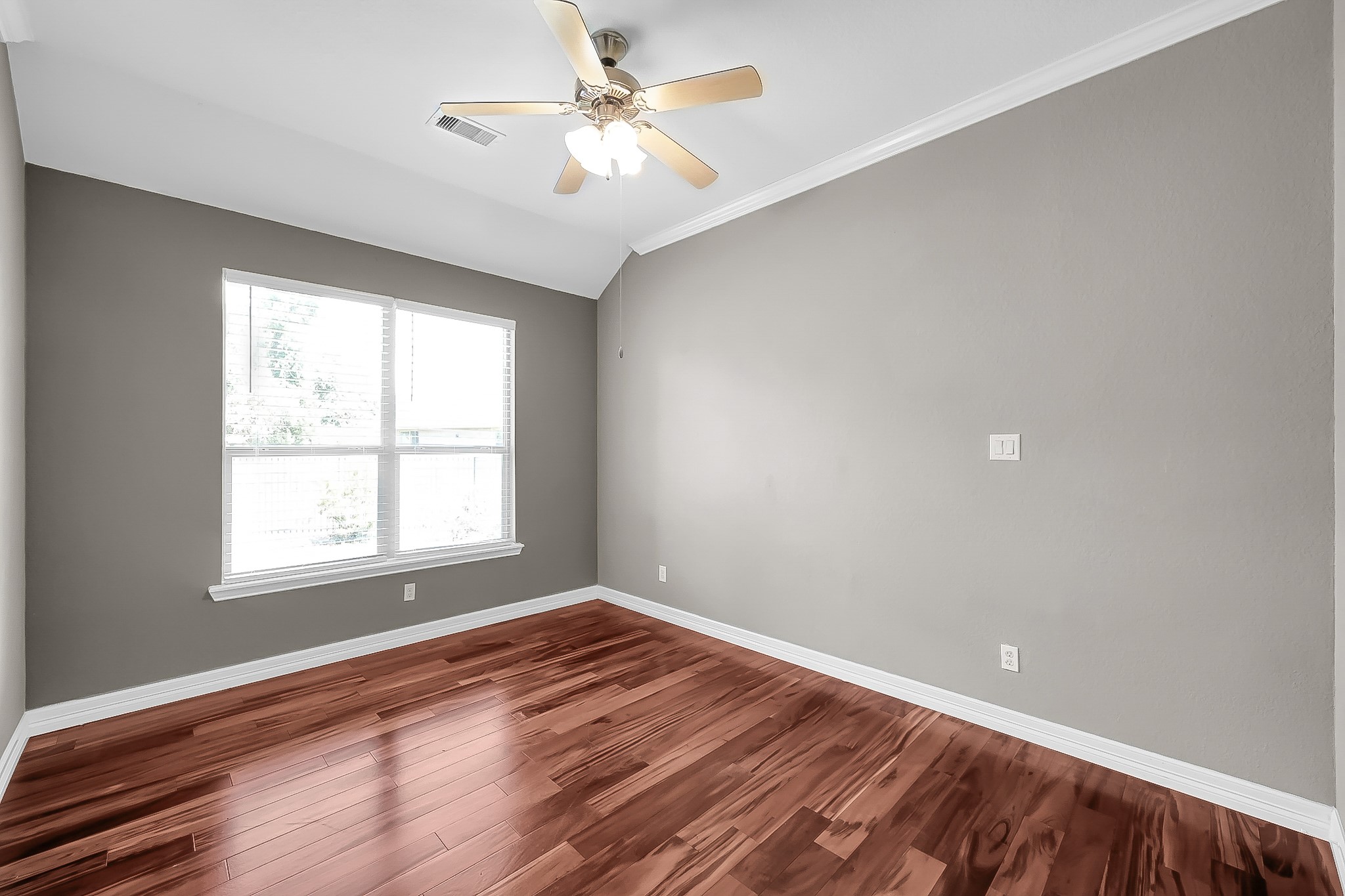 10 Windsinger Court Property Photo 5