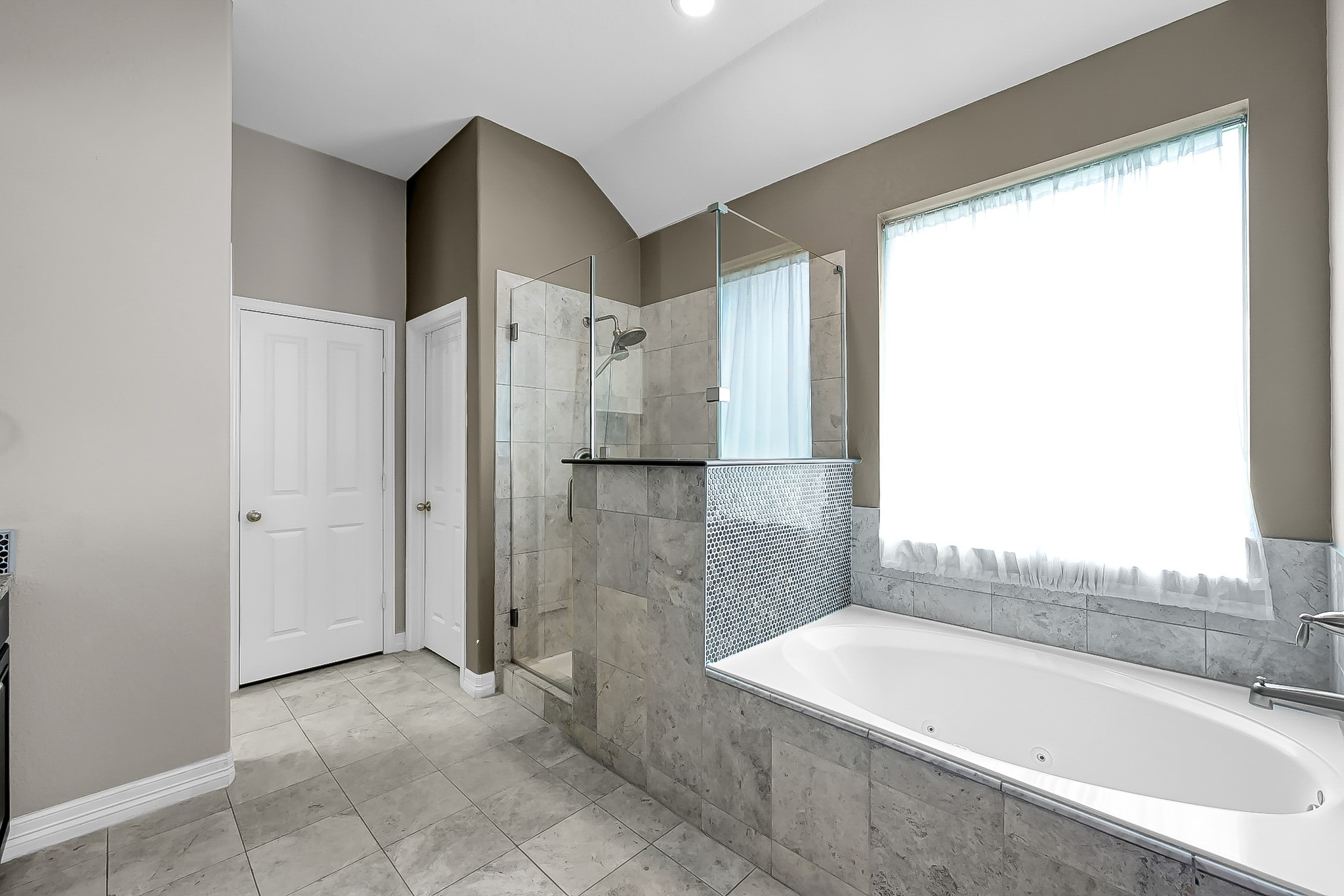 10 Windsinger Court Property Photo 16