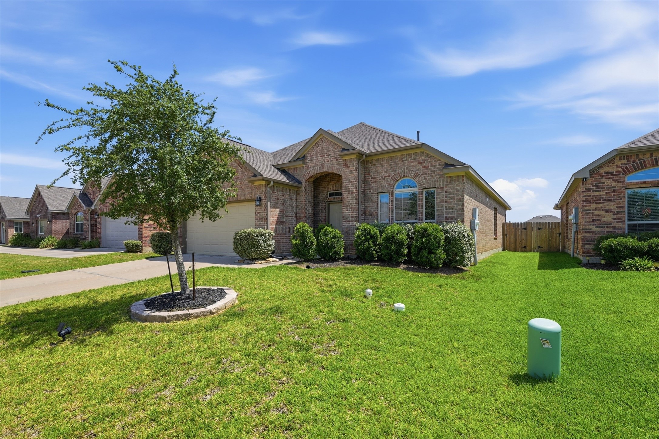 4305 E Bayou Maison Circle Property Photo 2