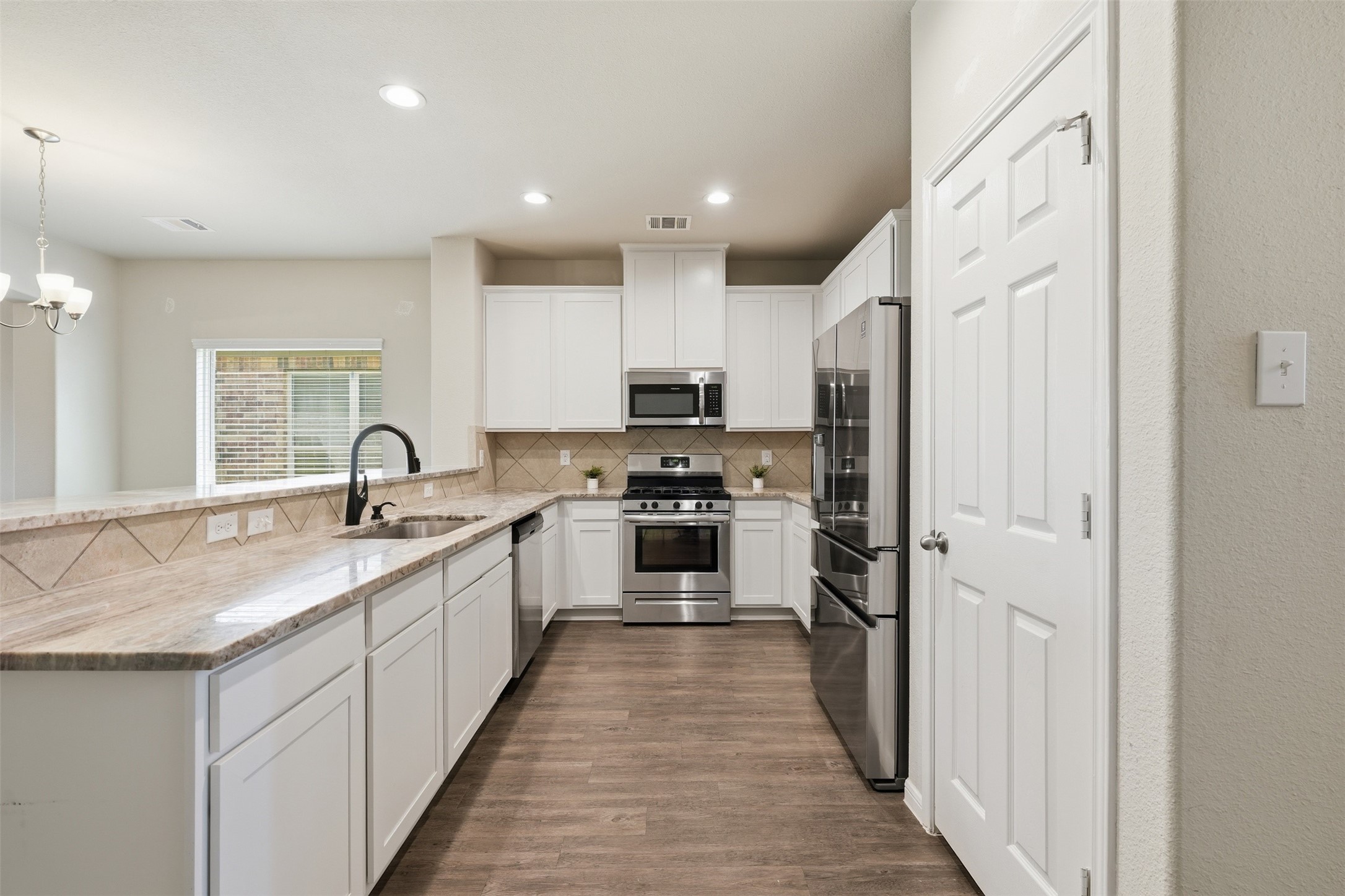 4305 E Bayou Maison Circle Property Photo 7