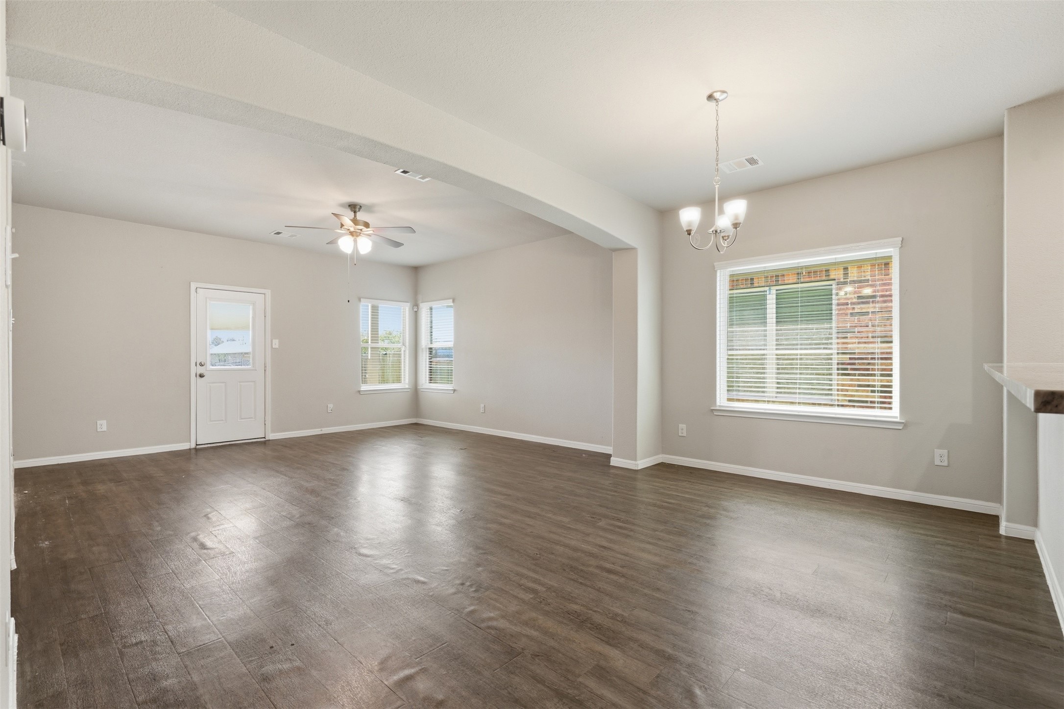 4305 E Bayou Maison Circle Property Photo 9