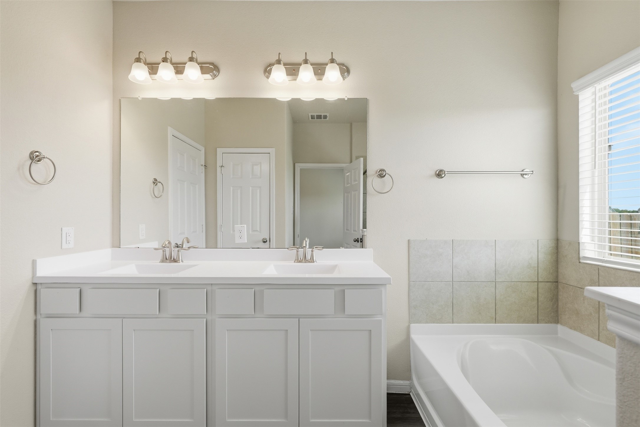4305 E Bayou Maison Circle Property Photo 17