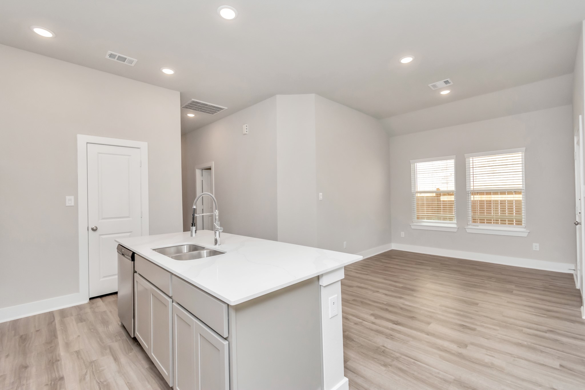 7630 Terramar Bay Lane Property Photo 4