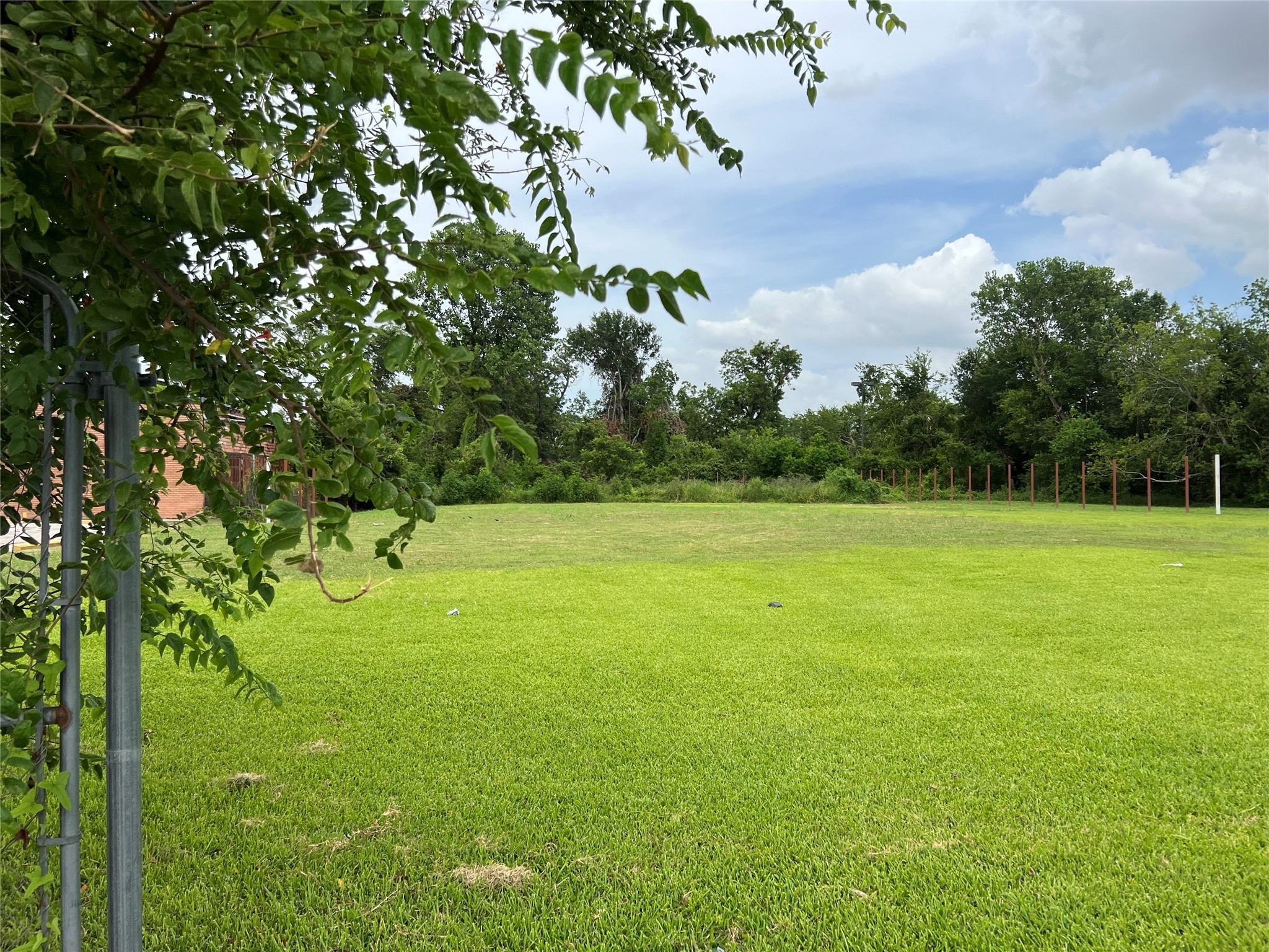 5014 Lockwood Drive Property Photo 2