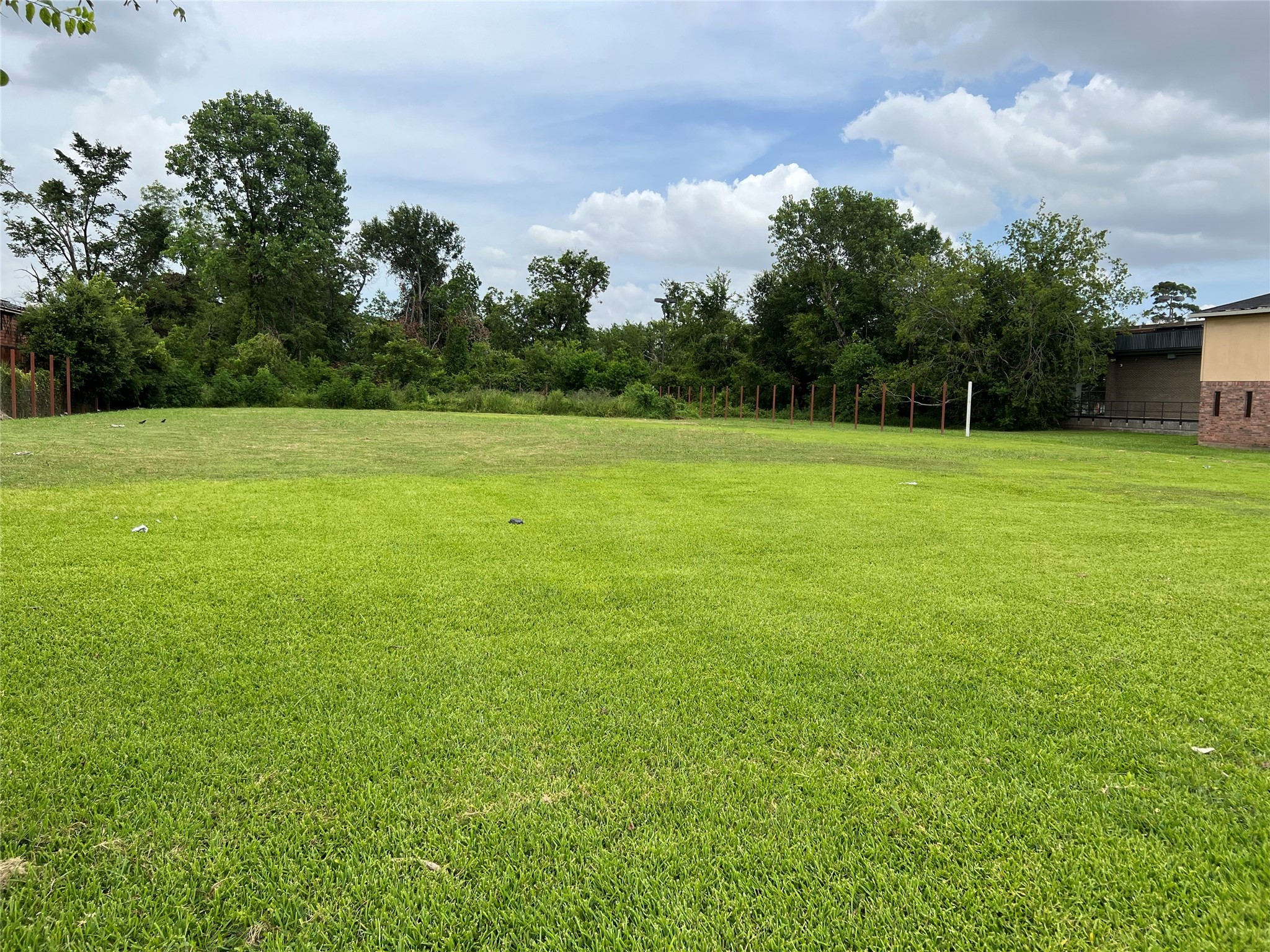 5014 Lockwood Drive Property Photo 5