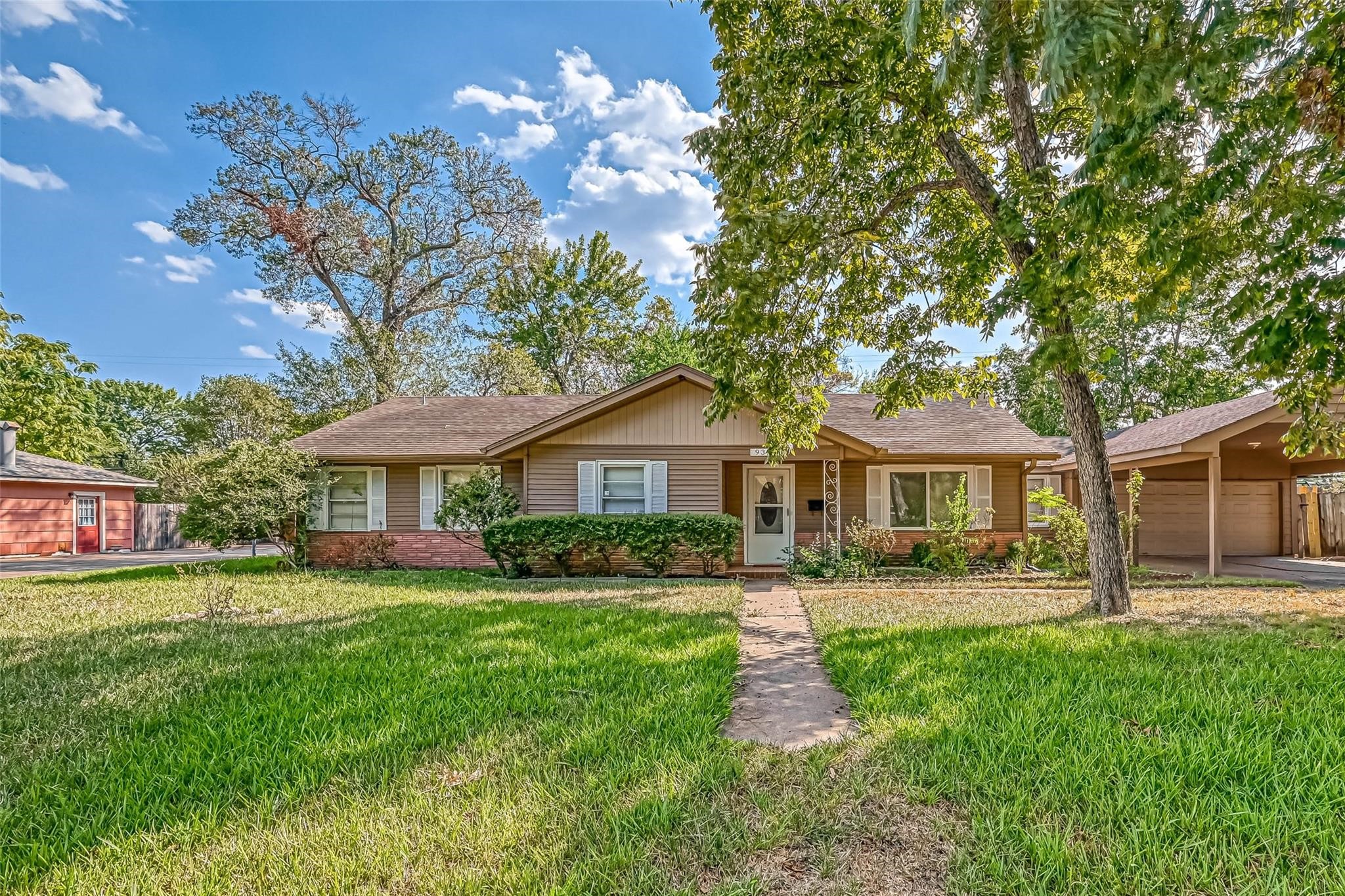 9349 Rosstown Way Property Photo 1