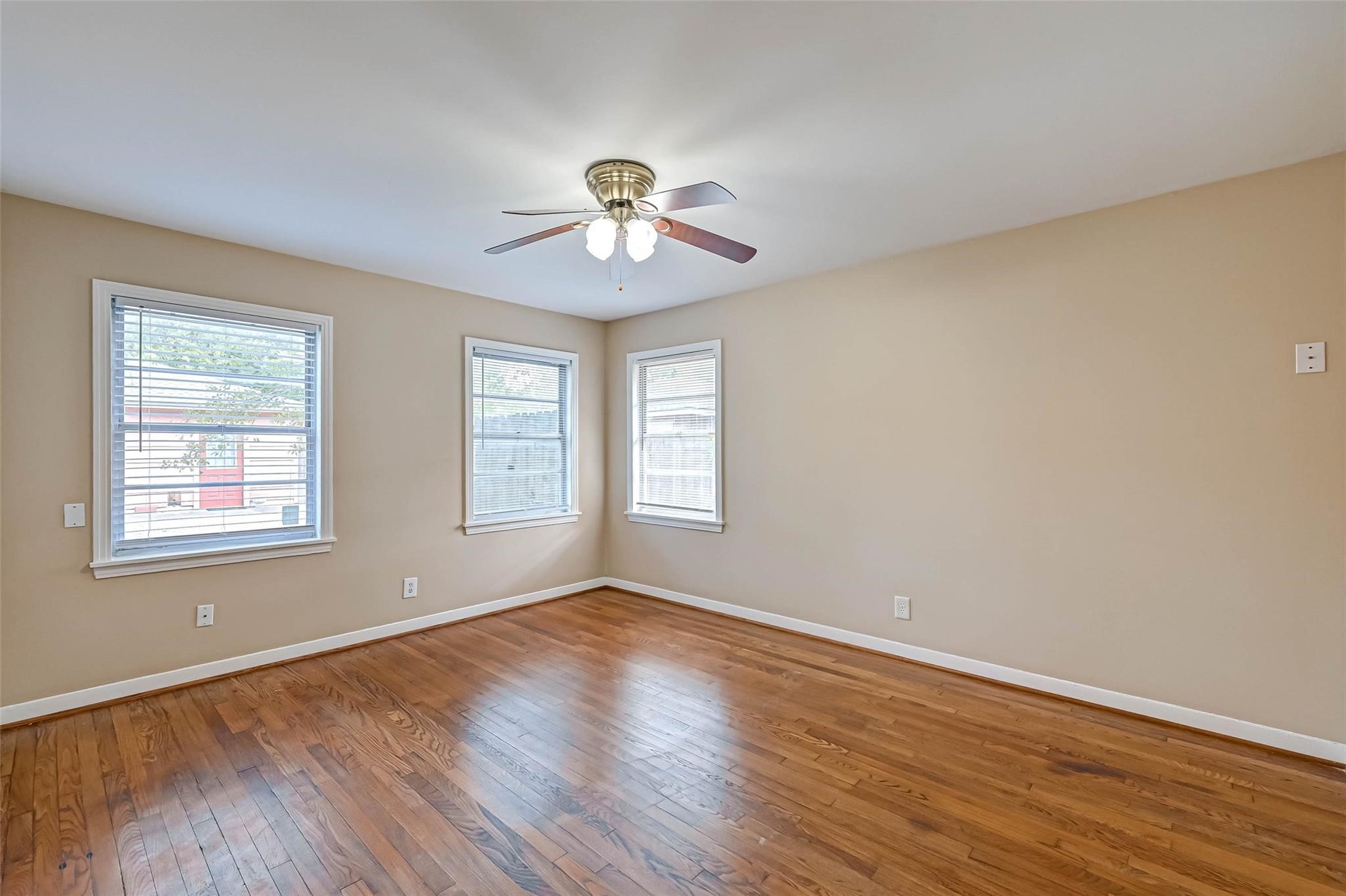 9349 Rosstown Way Property Photo 11