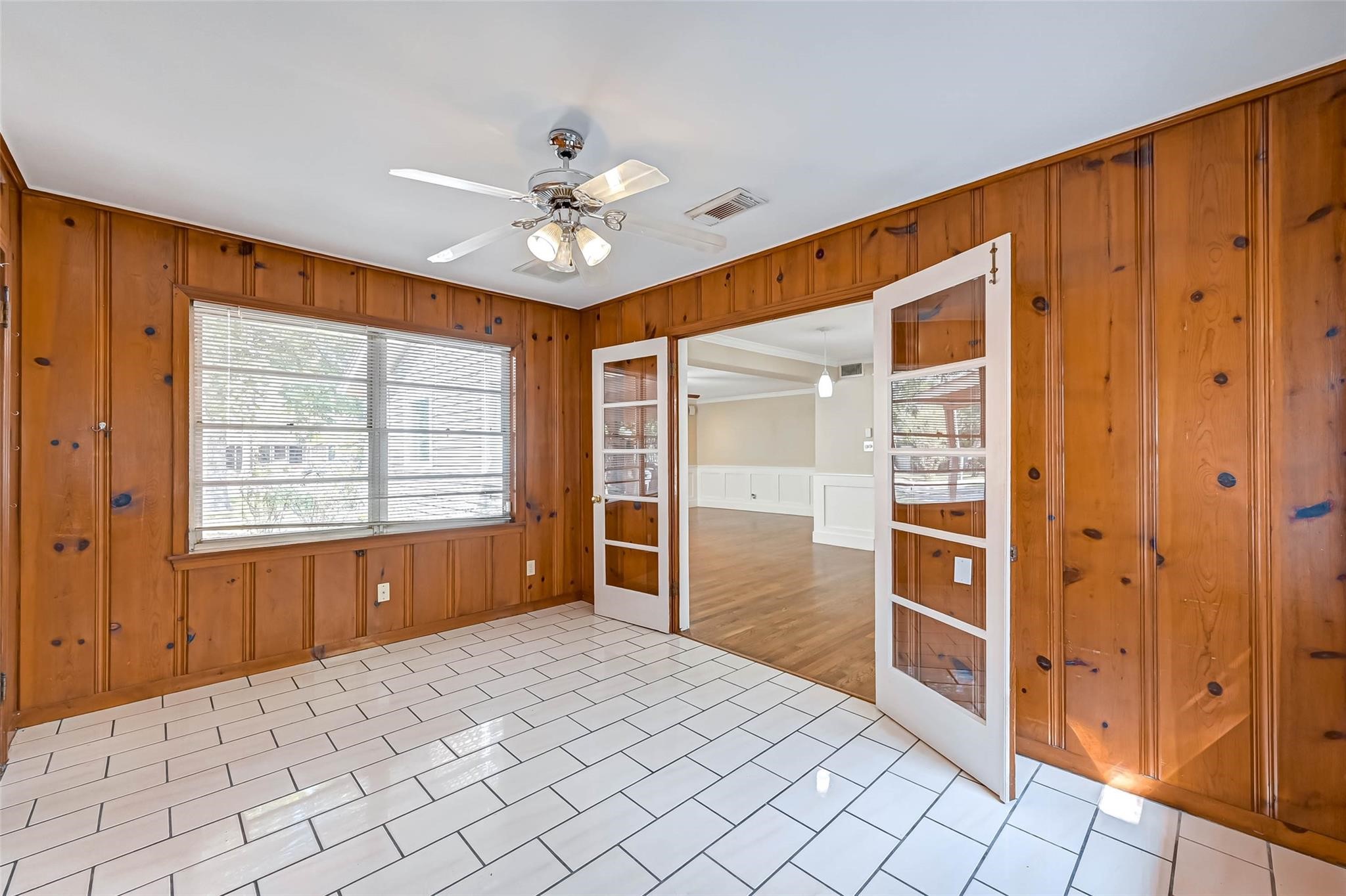 9349 Rosstown Way Property Photo 15