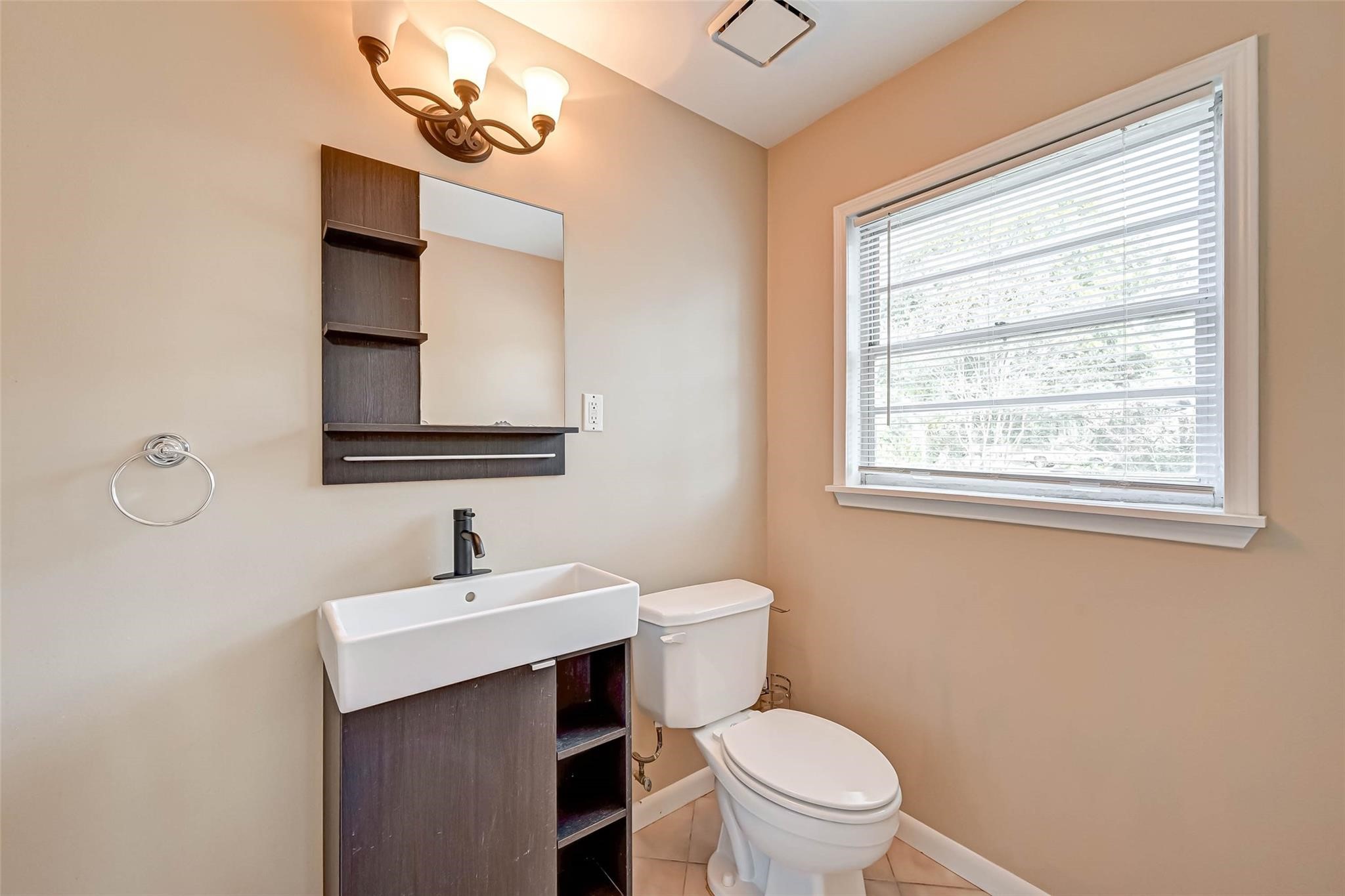9349 Rosstown Way Property Photo 28