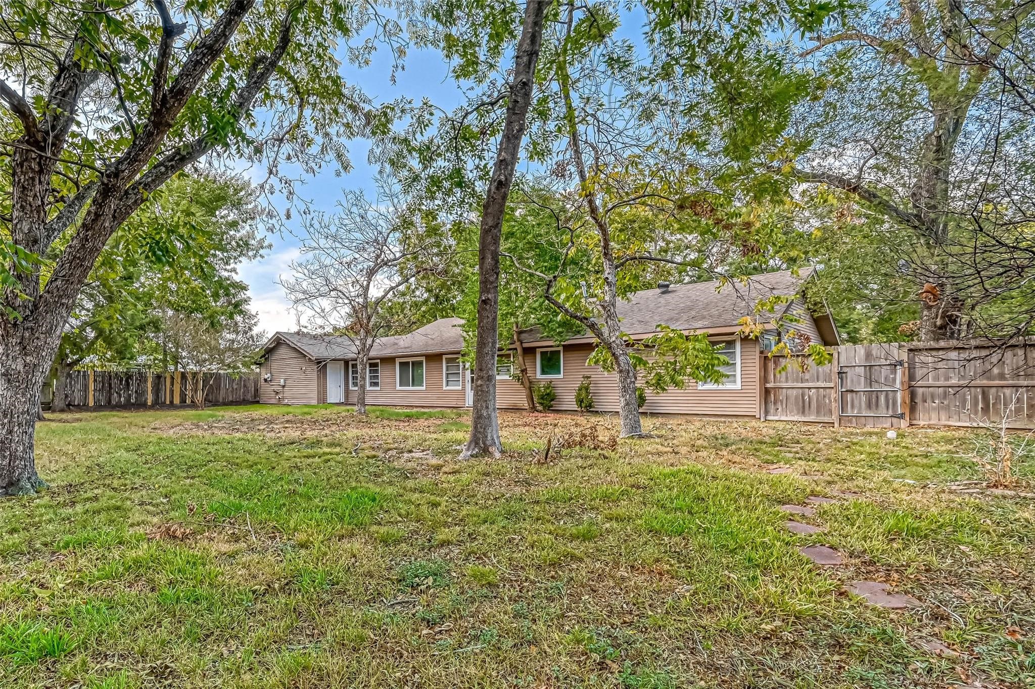 9349 Rosstown Way Property Photo 31