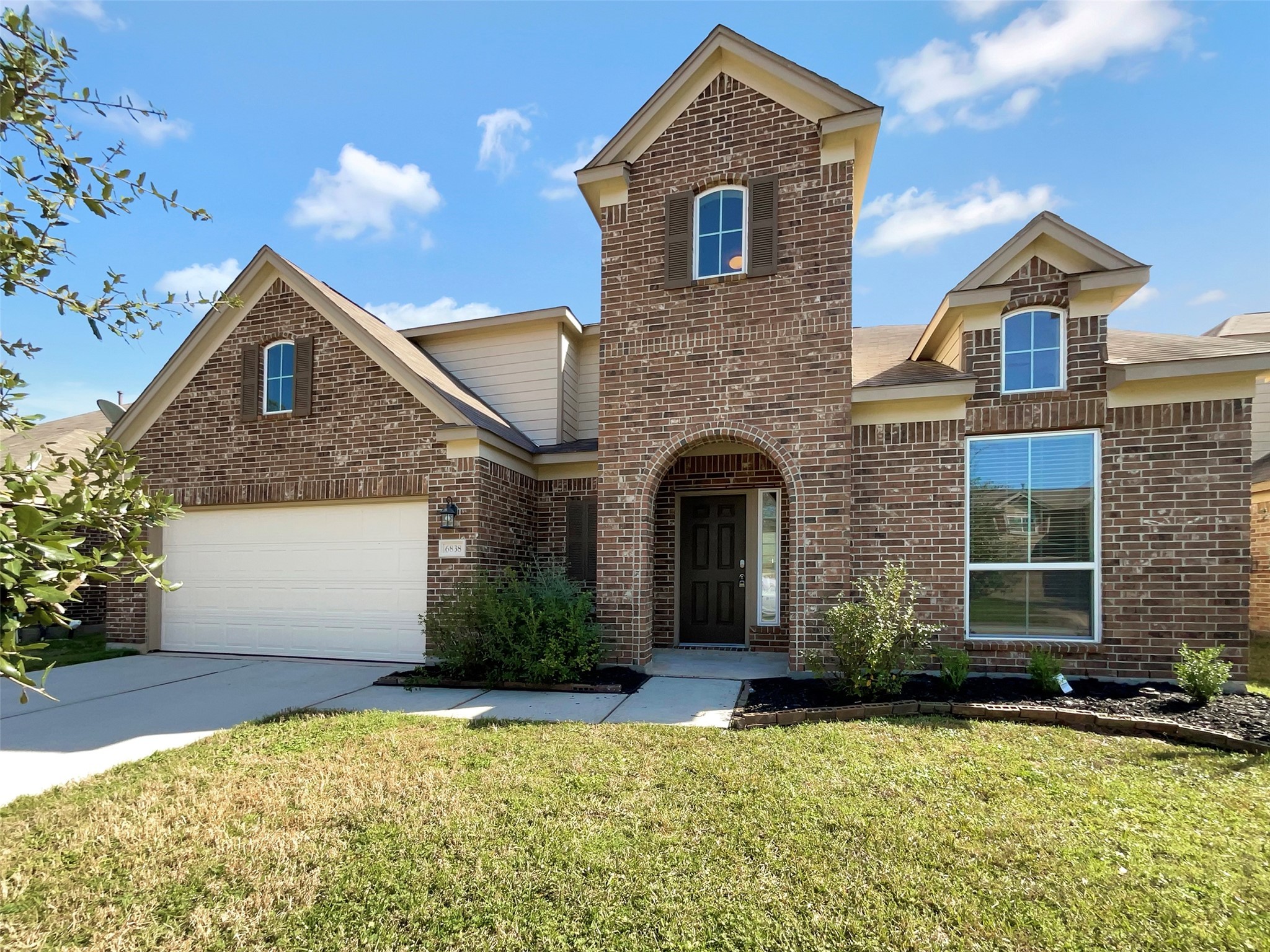 6838 Oaken Gate Way Property Photo