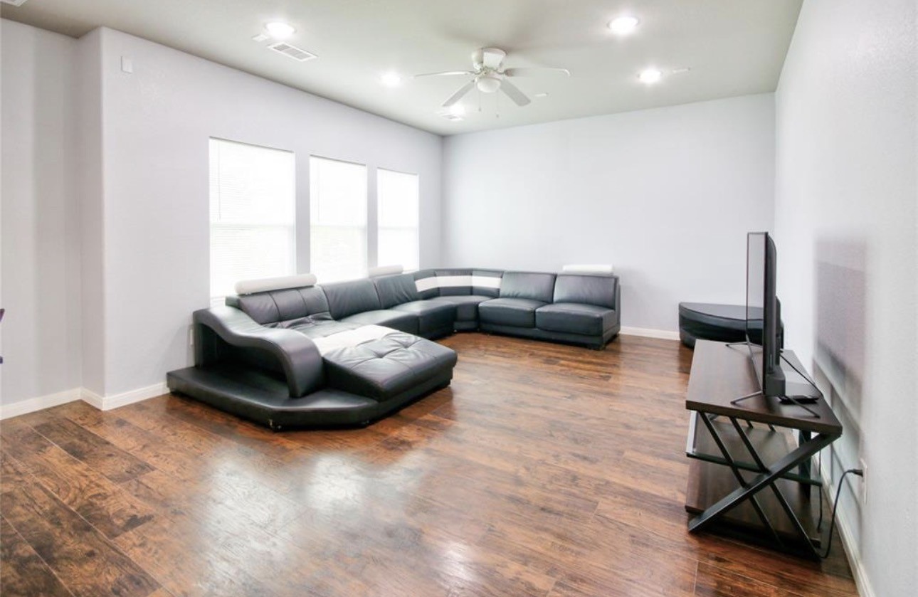 3510 Oleander Avenue Property Photo 4
