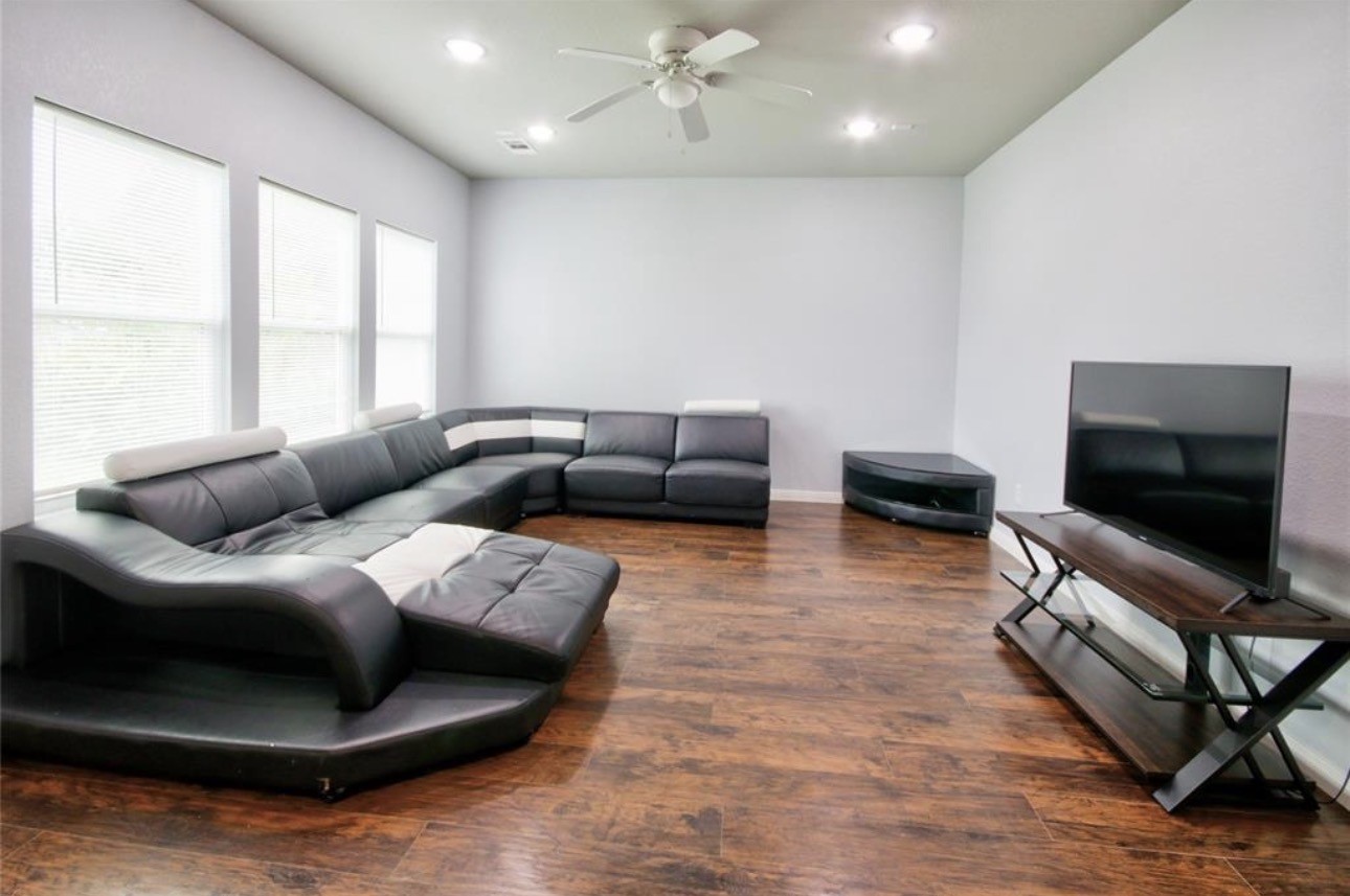 3510 Oleander Avenue Property Photo 6