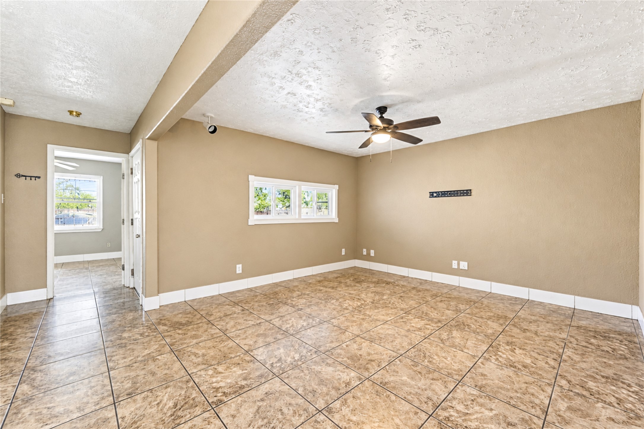 1009 Wisconsin Street Property Photo 6