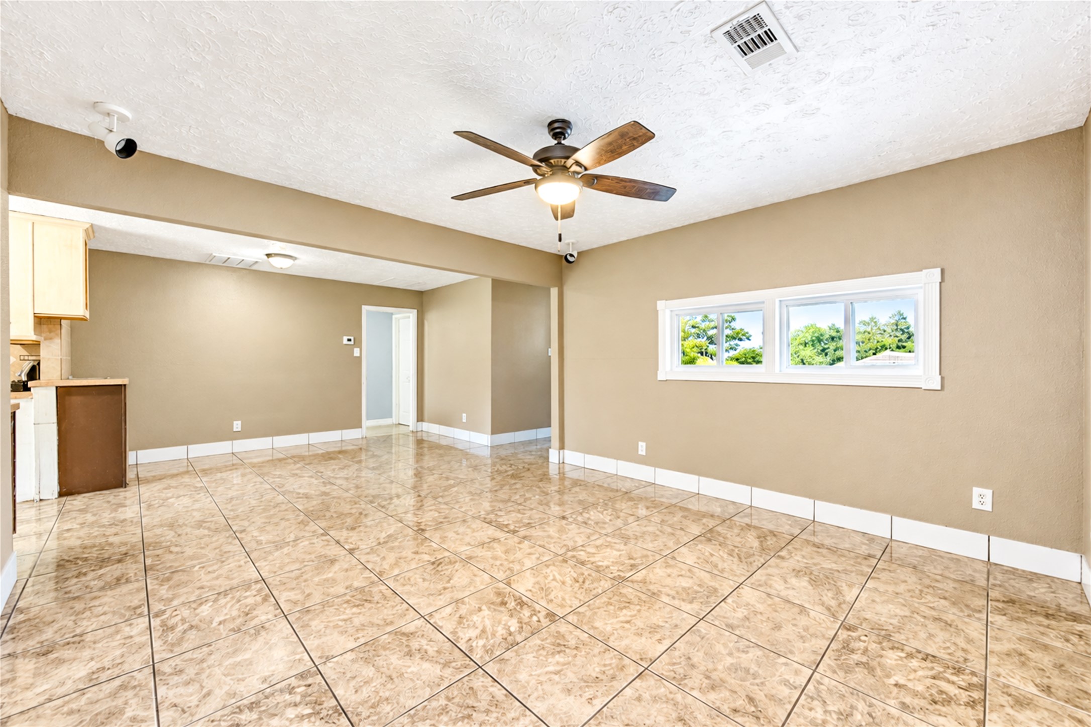 1009 Wisconsin Street Property Photo 8