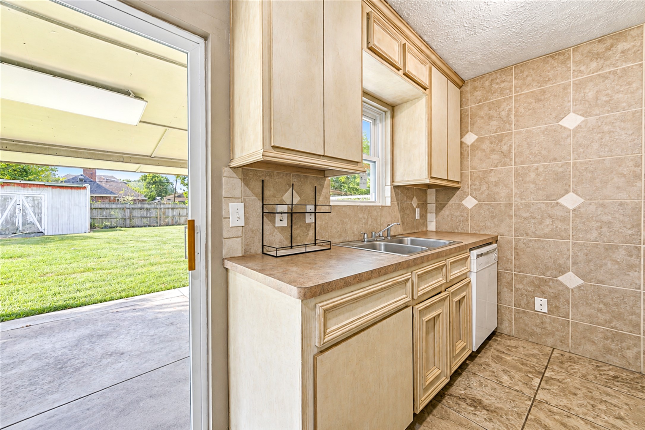 1009 Wisconsin Street Property Photo 14
